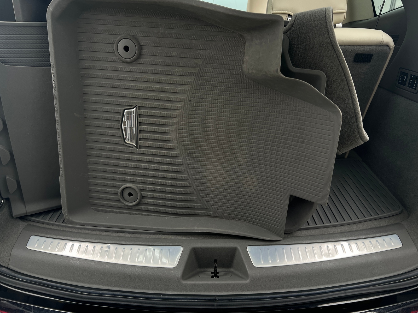 Thumbnail: 2021 Cadillac XT6 - 6