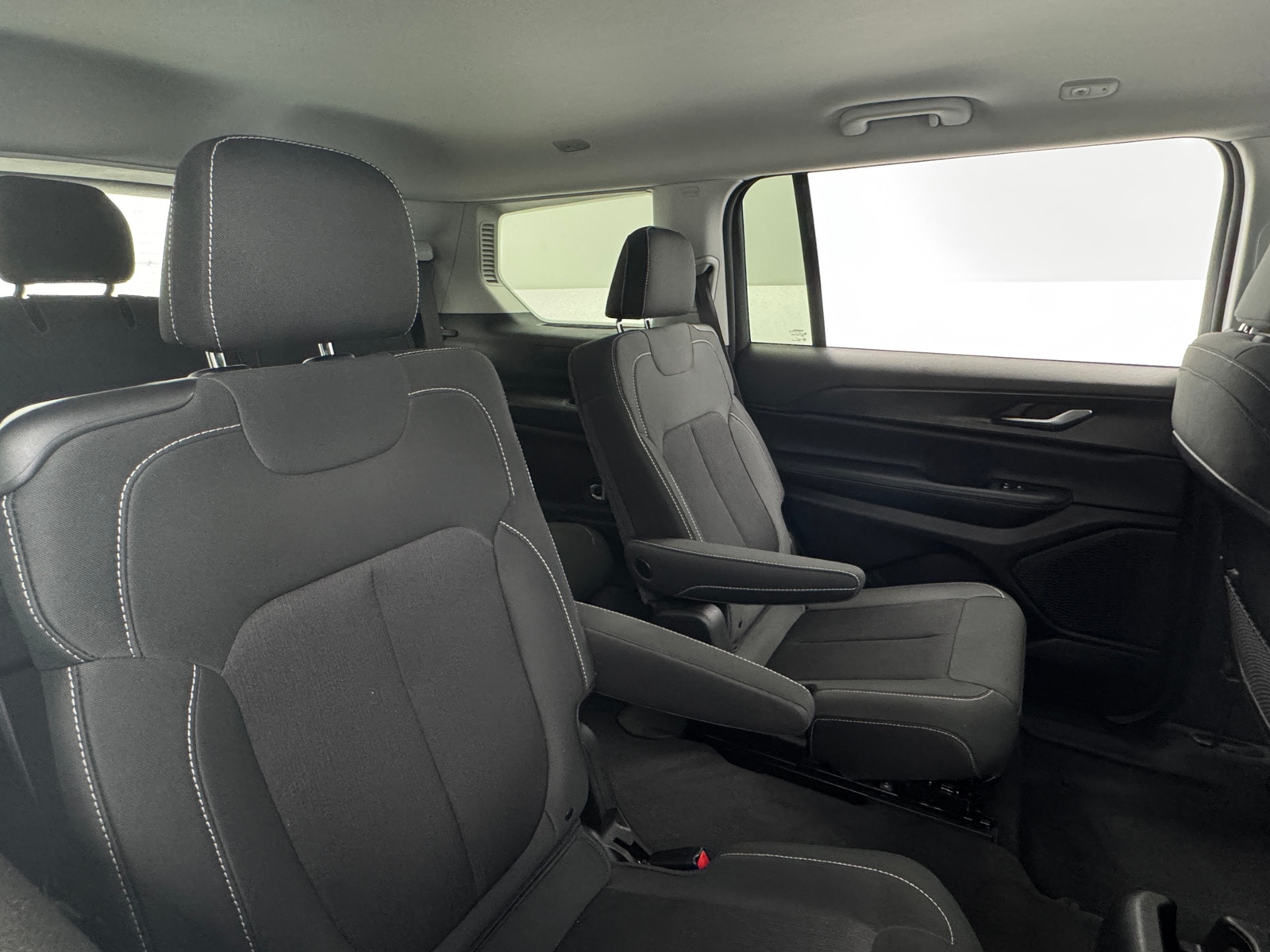 Thumbnail: 2023 Jeep Grand Cherokee L - 6