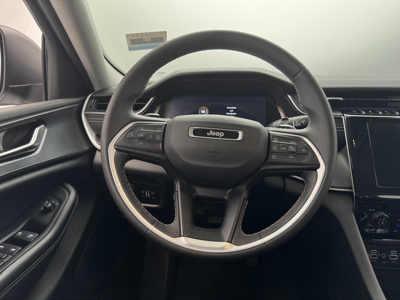 Thumbnail: 2023 Jeep Grand Cherokee L - 5