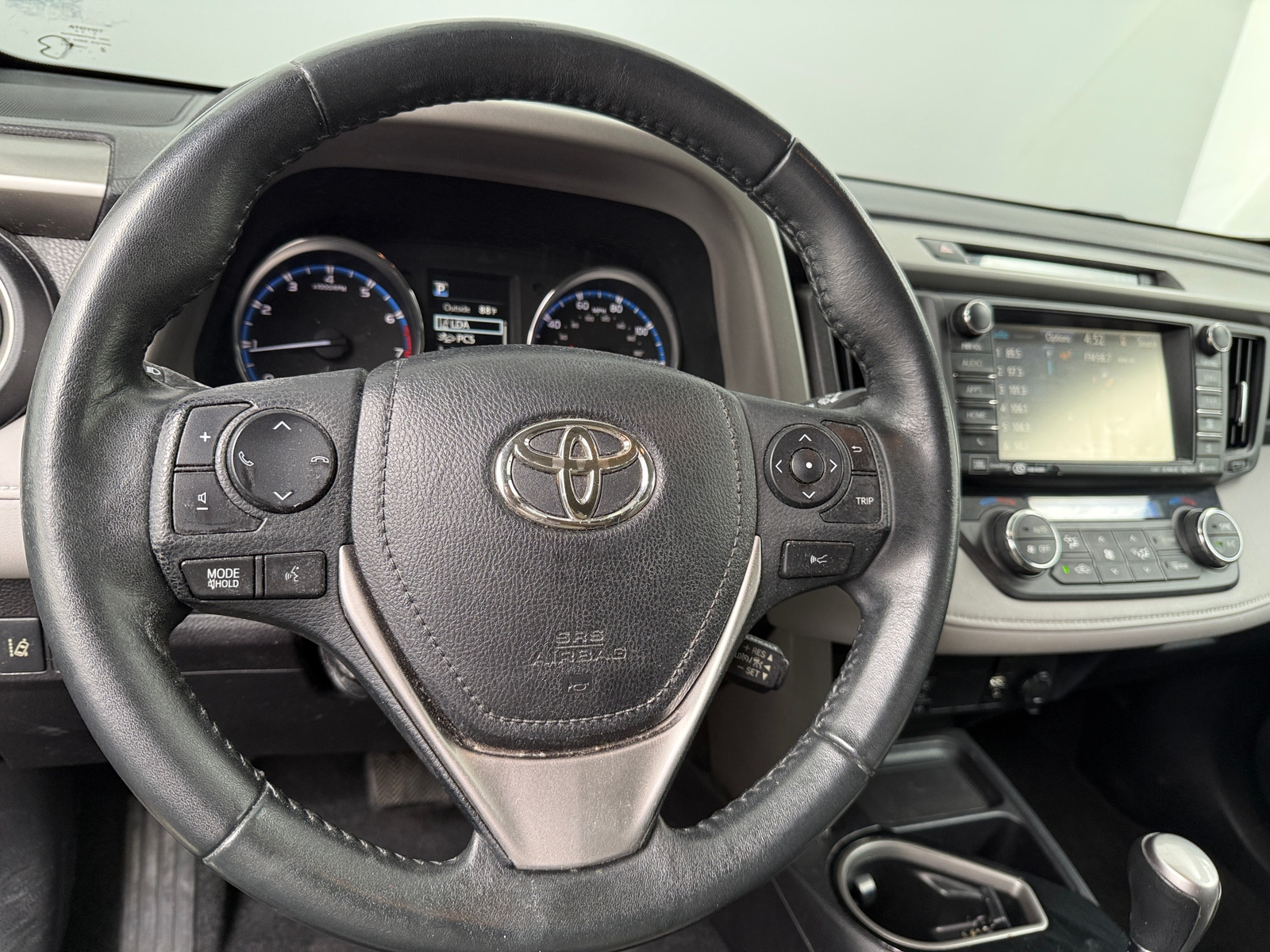 Thumbnail: 2017 Toyota RAV4 - 4
