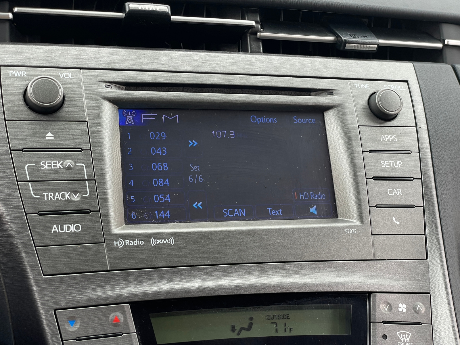 Thumbnail: 2013 Toyota Prius - 4