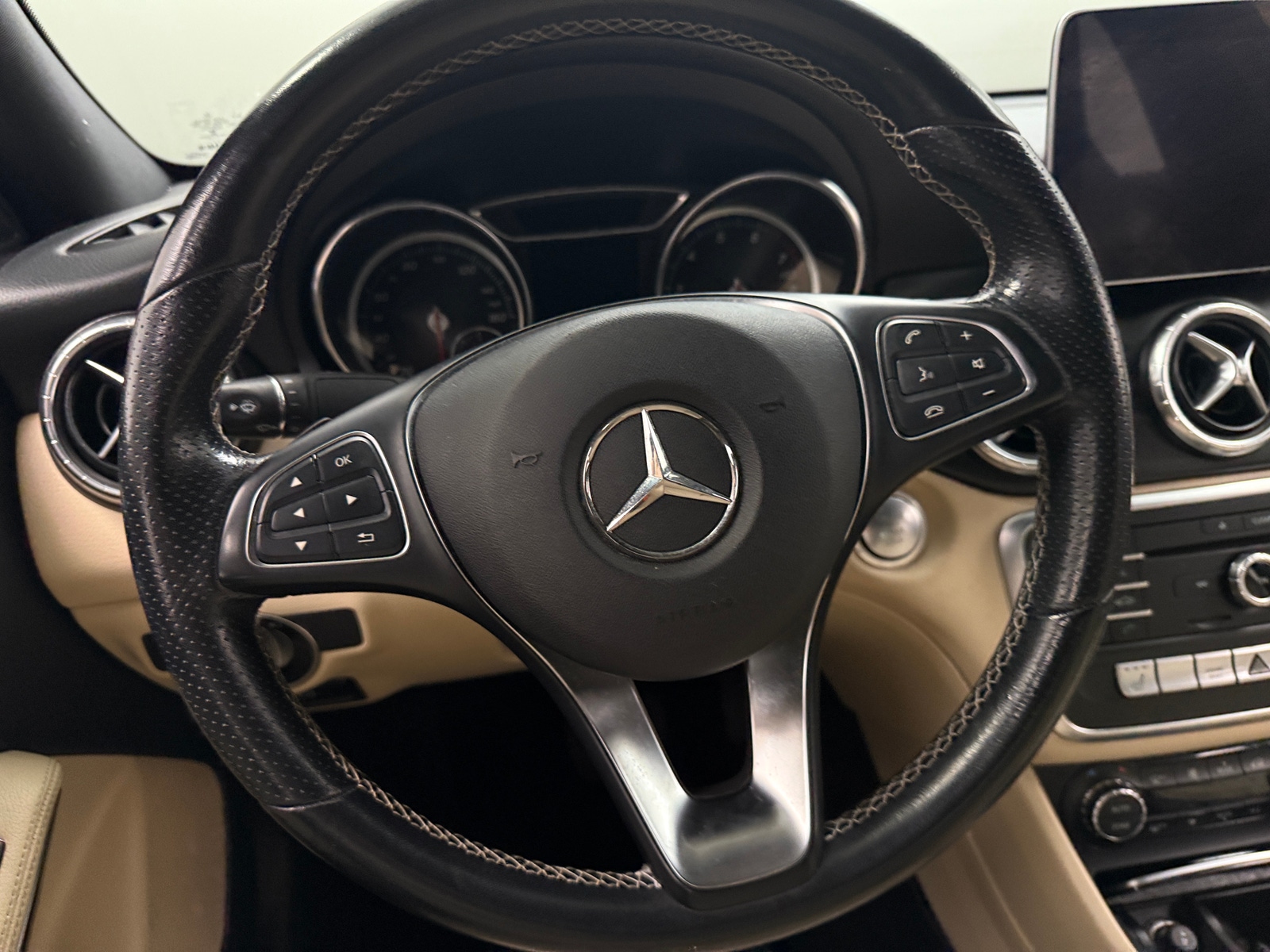 Thumbnail: 2019 Mercedes-Benz CLA - 4