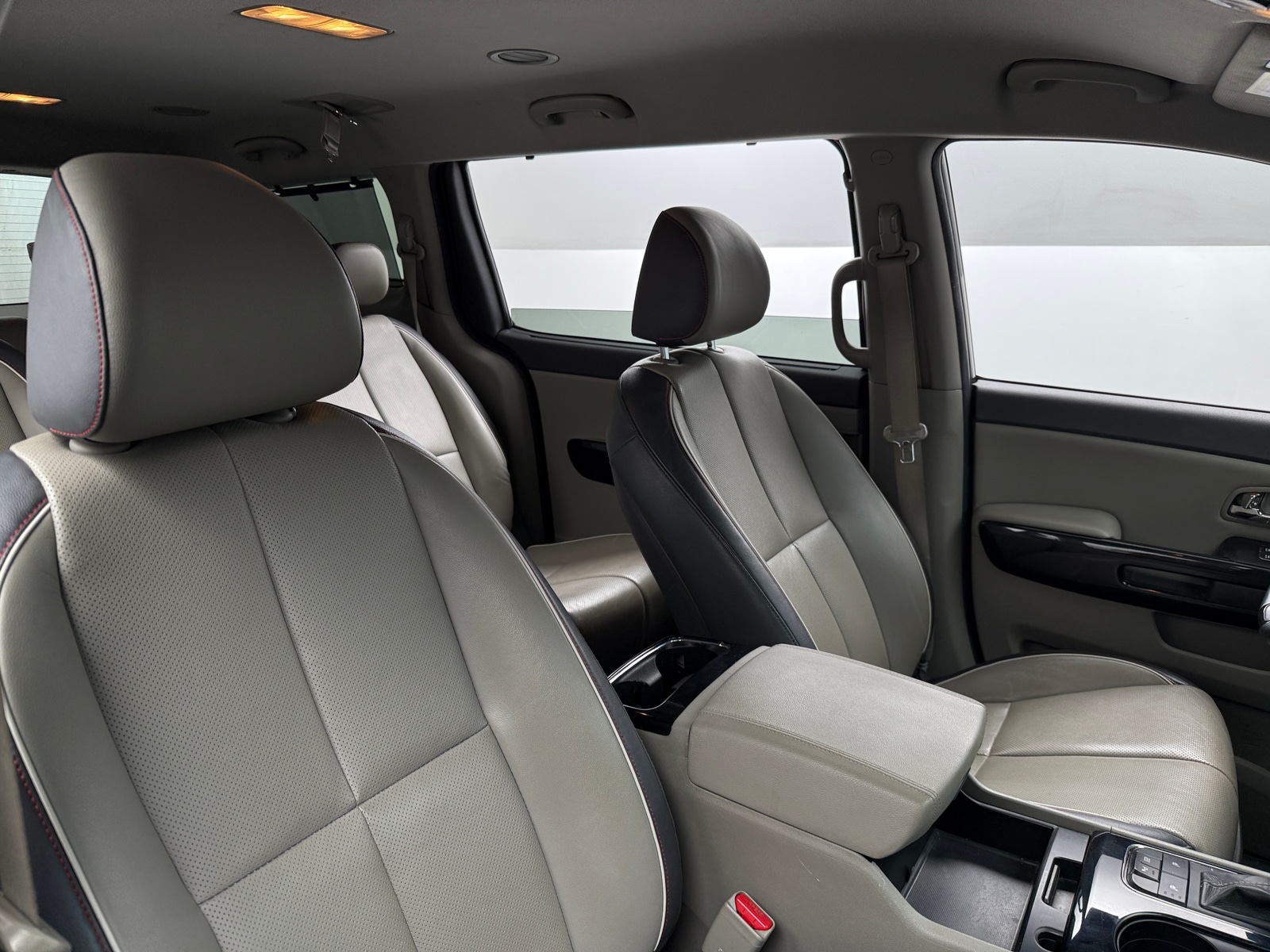 Thumbnail: 2017 Kia Sedona - 2