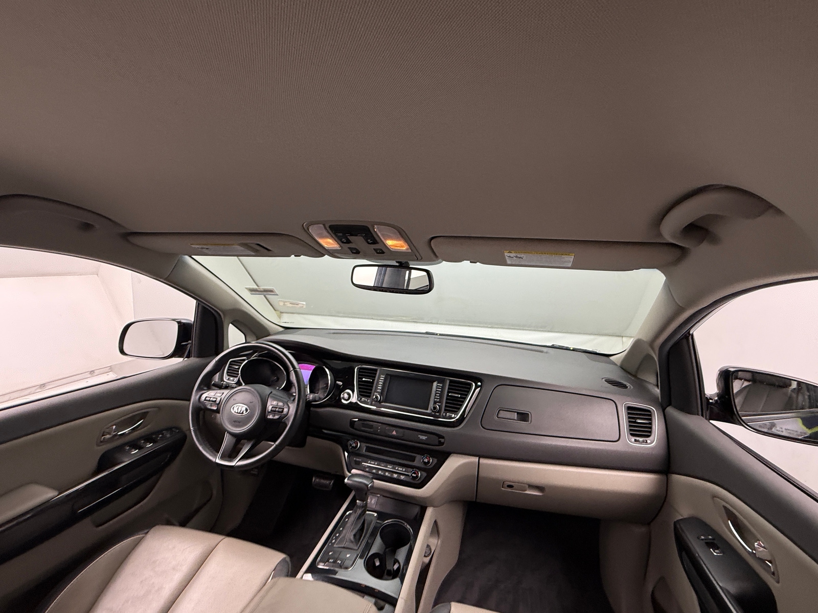 Thumbnail: 2017 Kia Sedona - 3