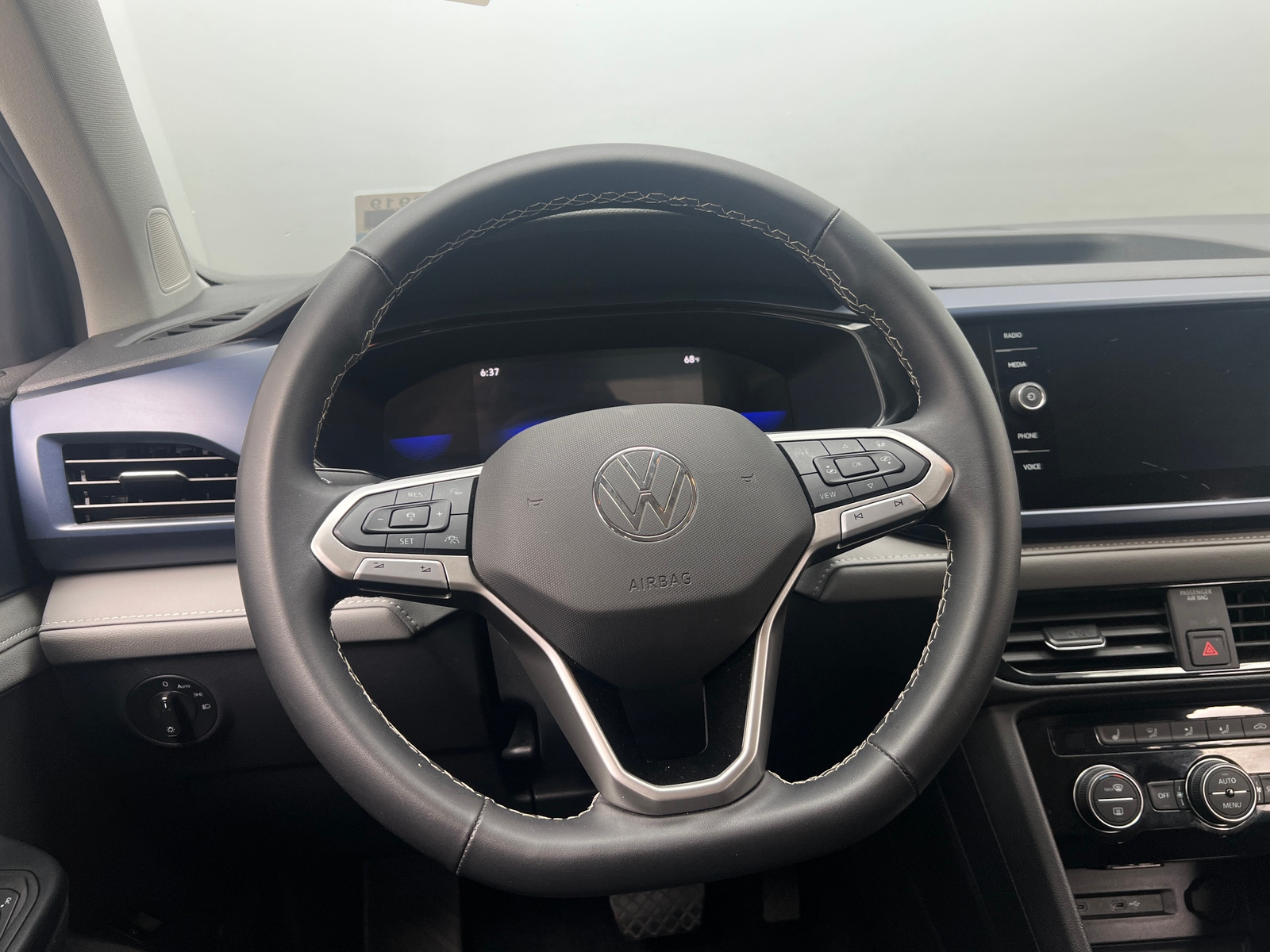 Thumbnail: 2024 Volkswagen Taos - 4