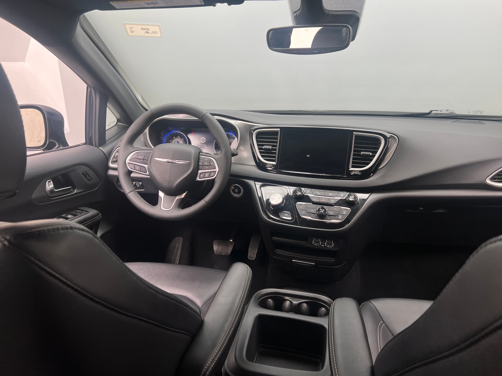 Thumbnail: 2025 Chrysler Pacifica - 2