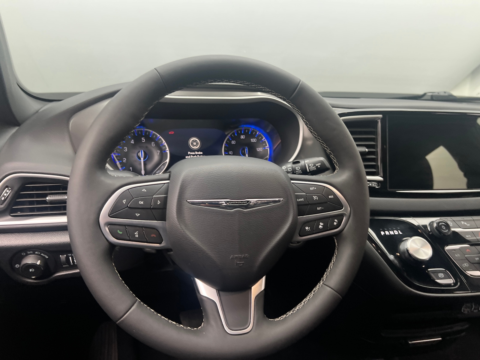 Thumbnail: 2025 Chrysler Pacifica - 4