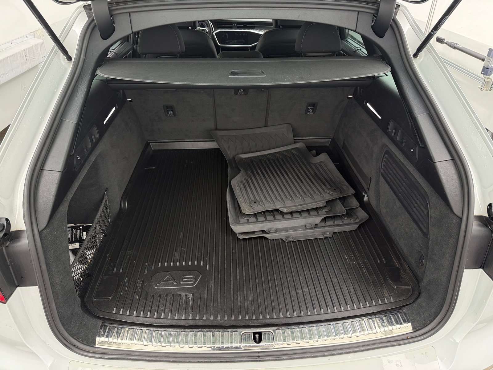 Thumbnail: 2021 Audi A6 - 6