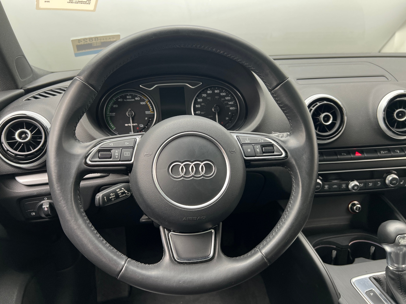 Thumbnail: 2016 Audi A3 e-tron - 4