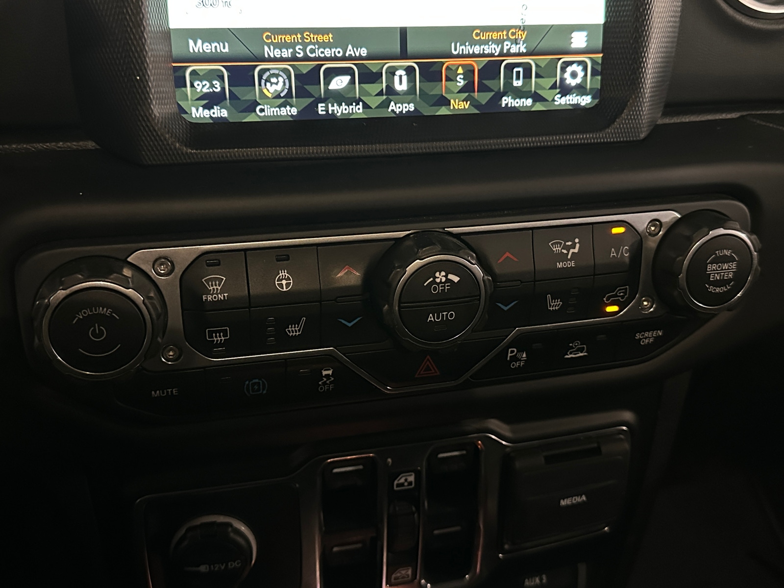 Thumbnail: 2021 Jeep Wrangler - 3