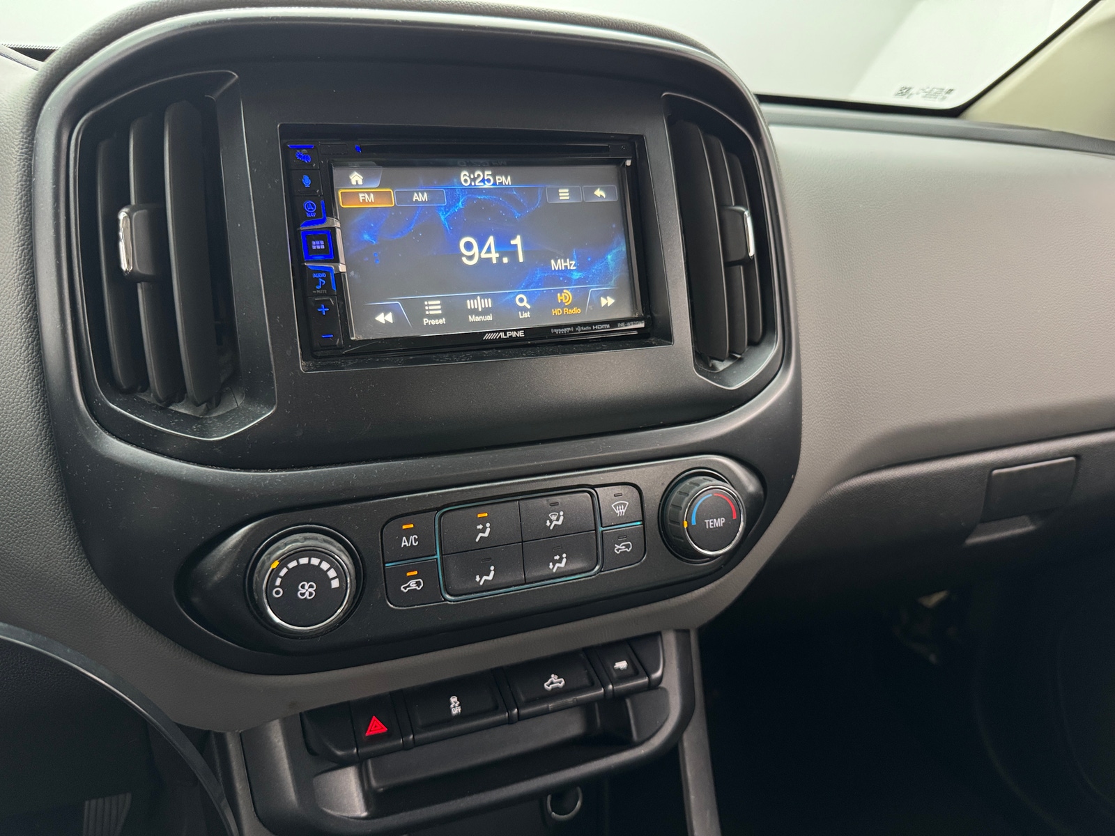 Thumbnail: 2021 Chevrolet Colorado - 4