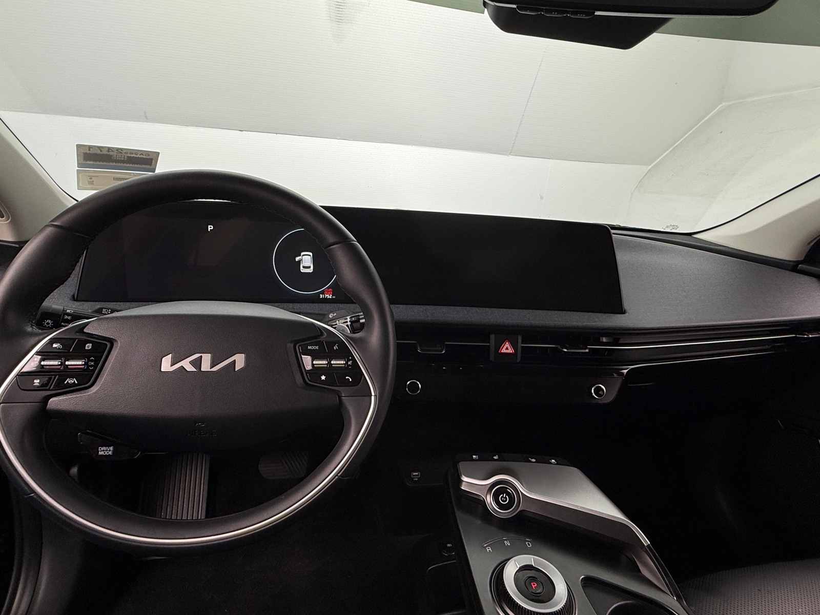 Thumbnail: 2022 Kia EV6 - 2