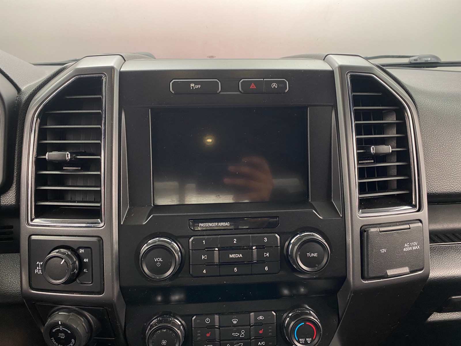 Thumbnail: 2020 Ford Econoline - 4
