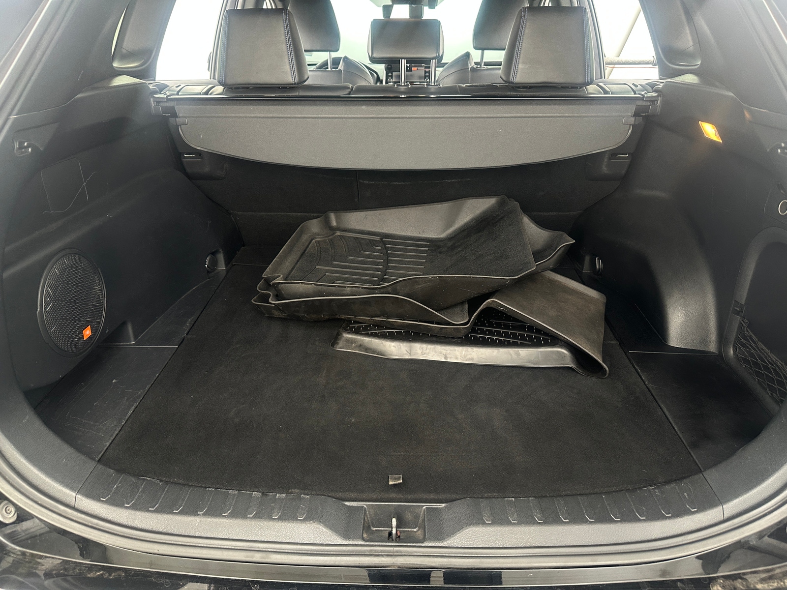 Thumbnail: 2019 Toyota RAV4 - 6