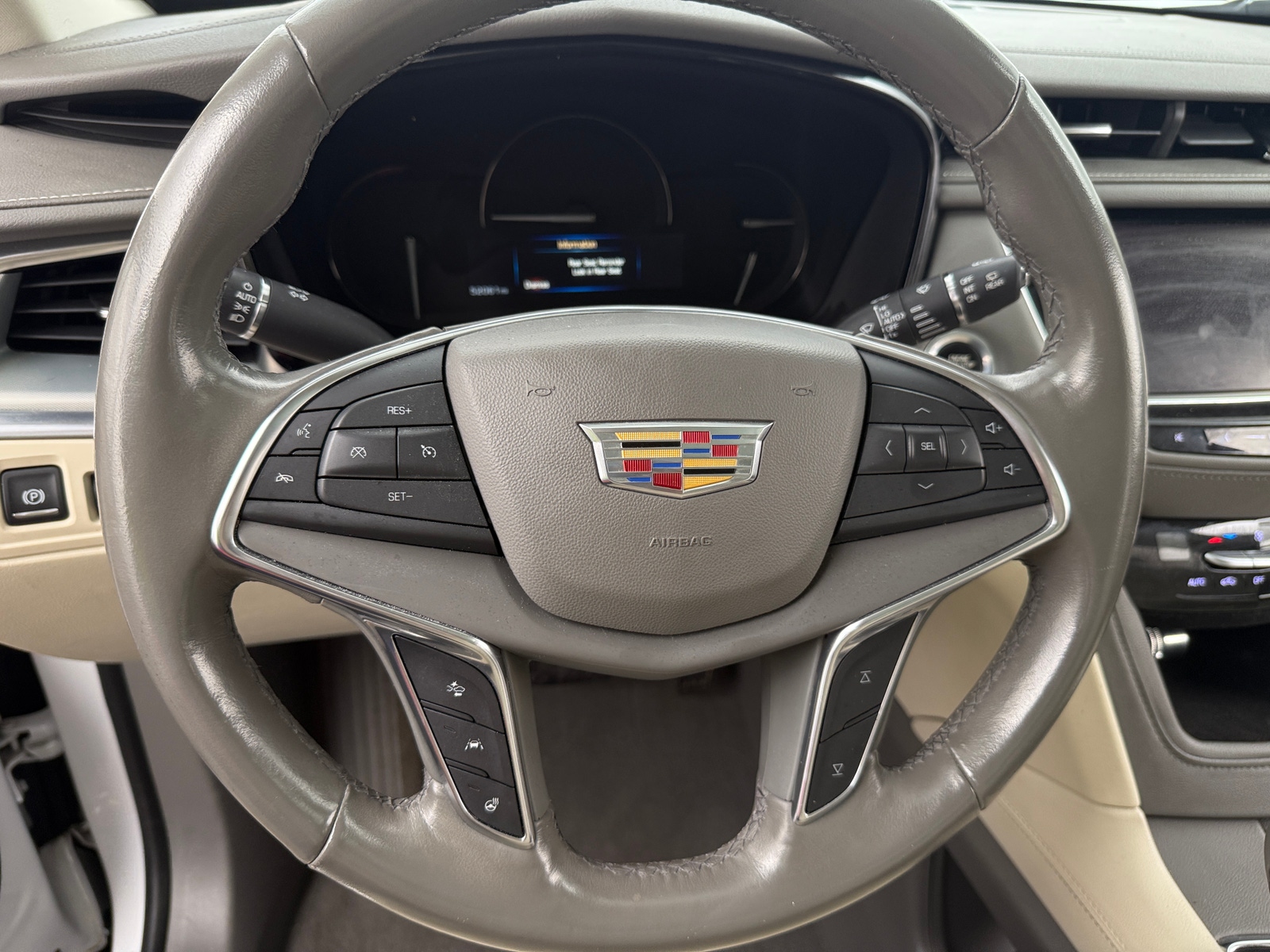 Thumbnail: 2019 Cadillac XT5 - 4