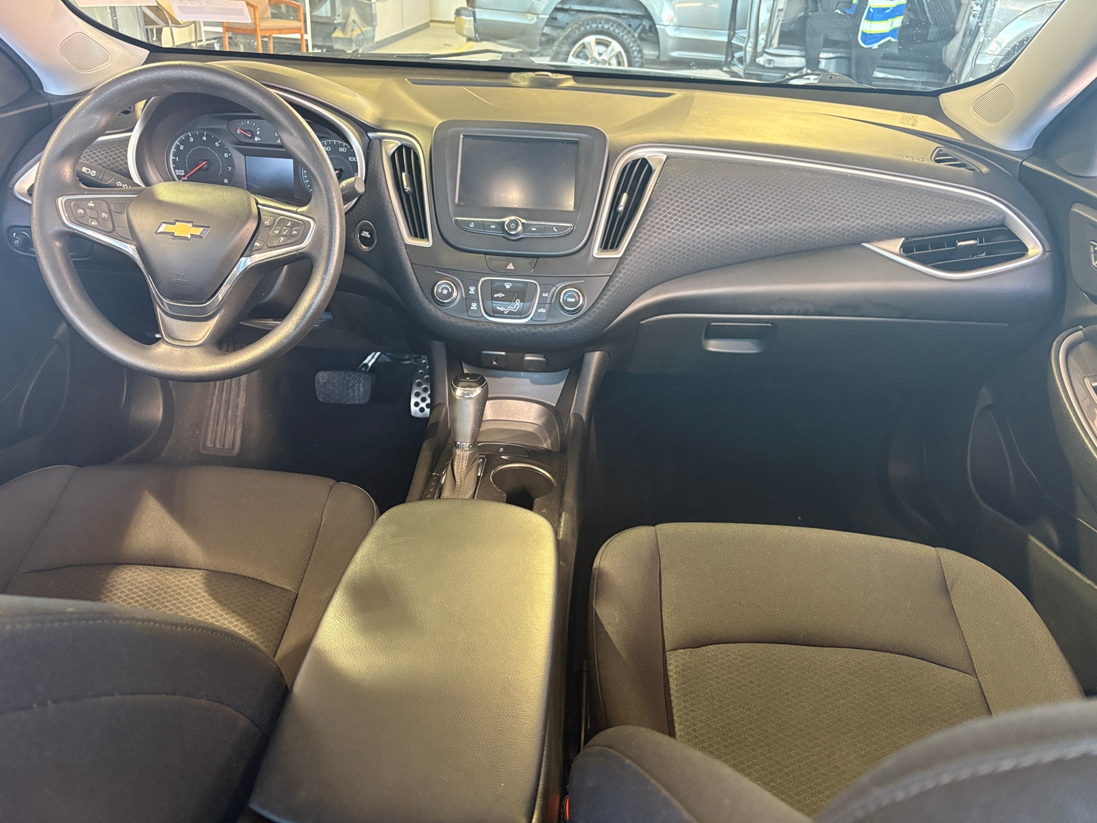Thumbnail: 2016 Chevrolet Malibu - 3