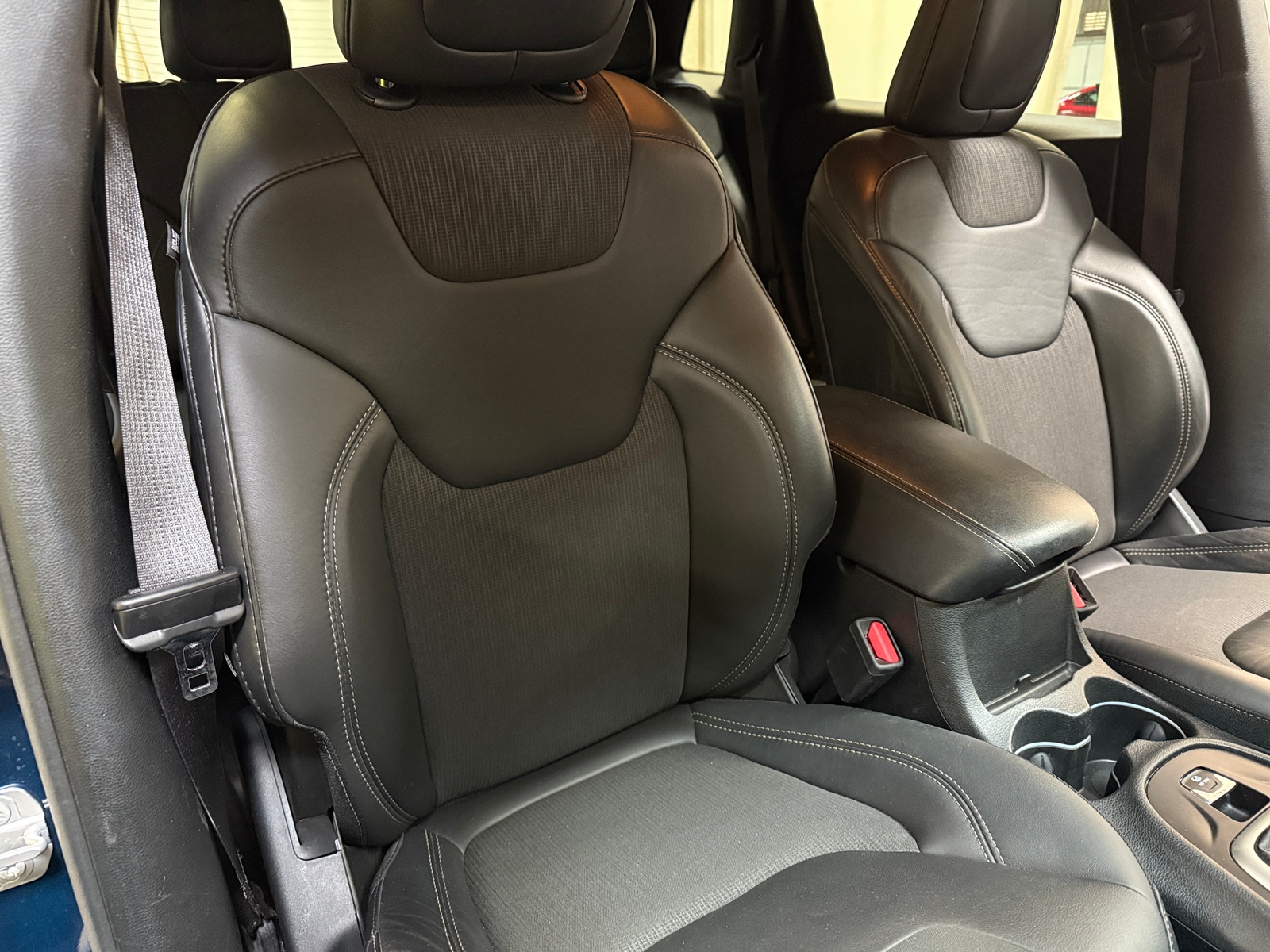 Thumbnail: 2018 Jeep Cherokee - 2