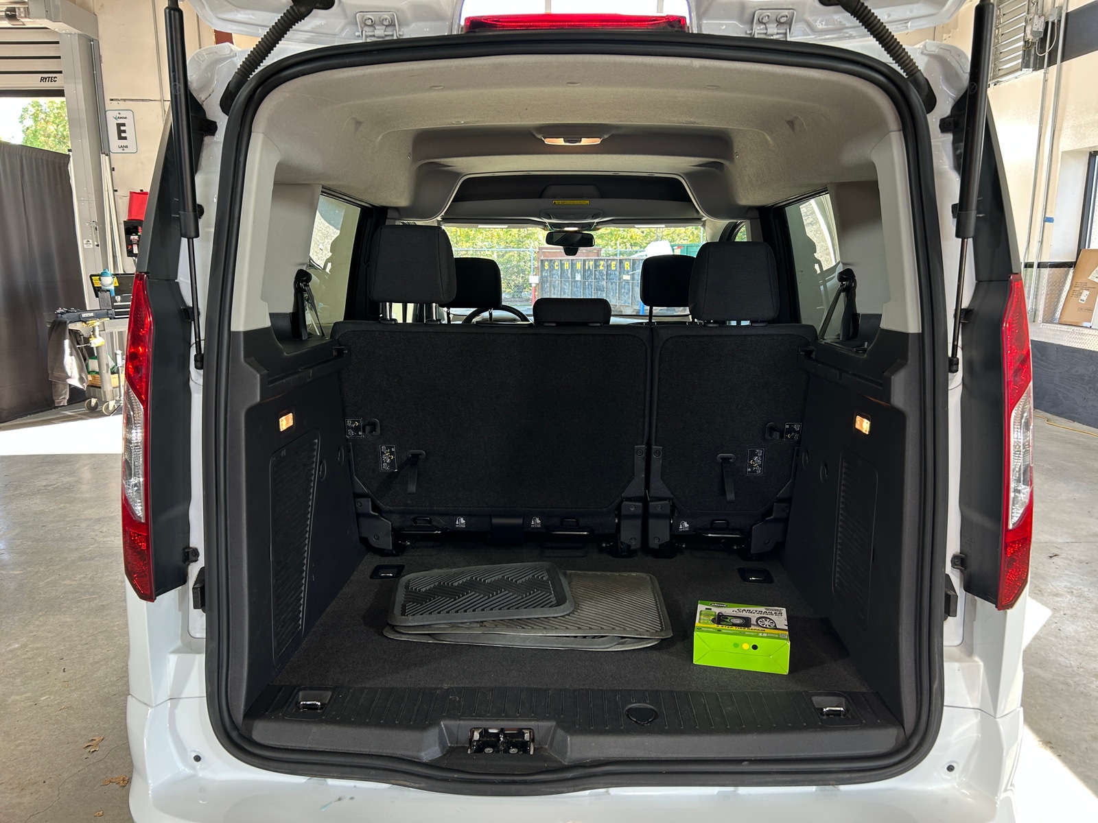 Thumbnail: 2016 Ford Transit Series - 7
