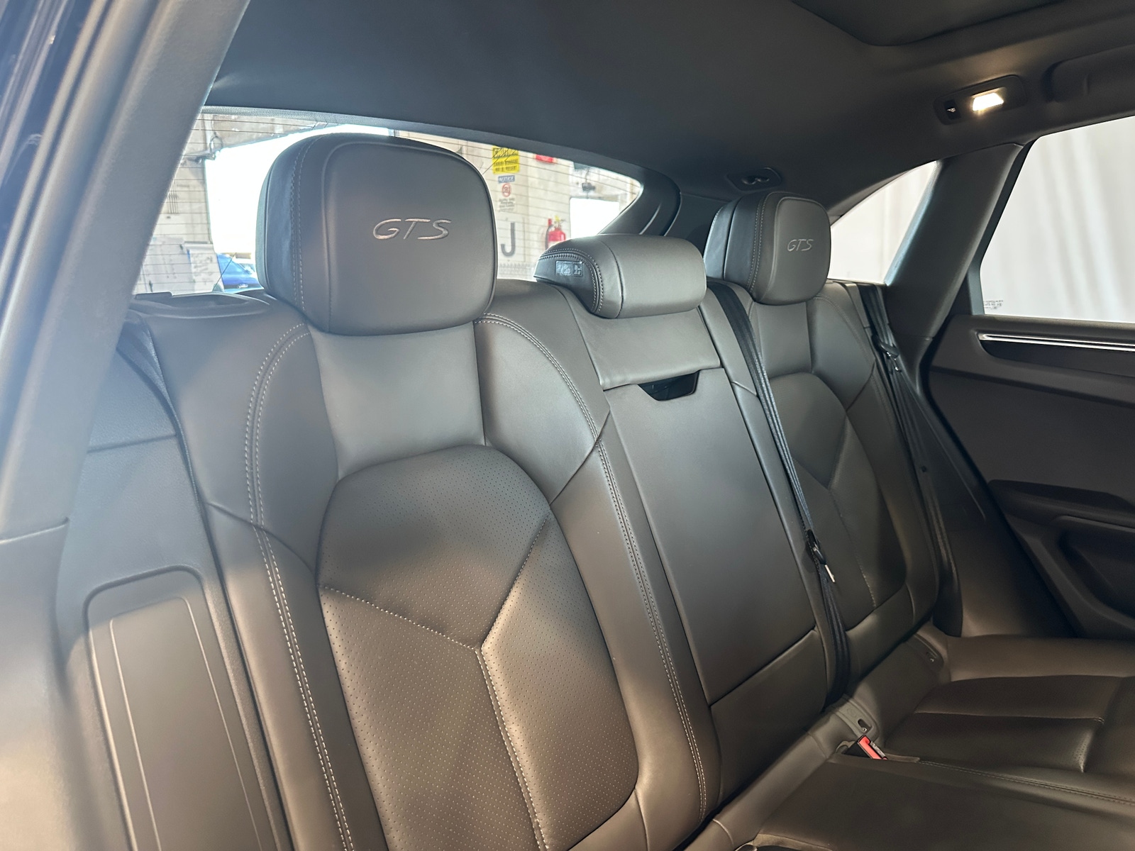 Thumbnail: 2020 Porsche Macan - 5