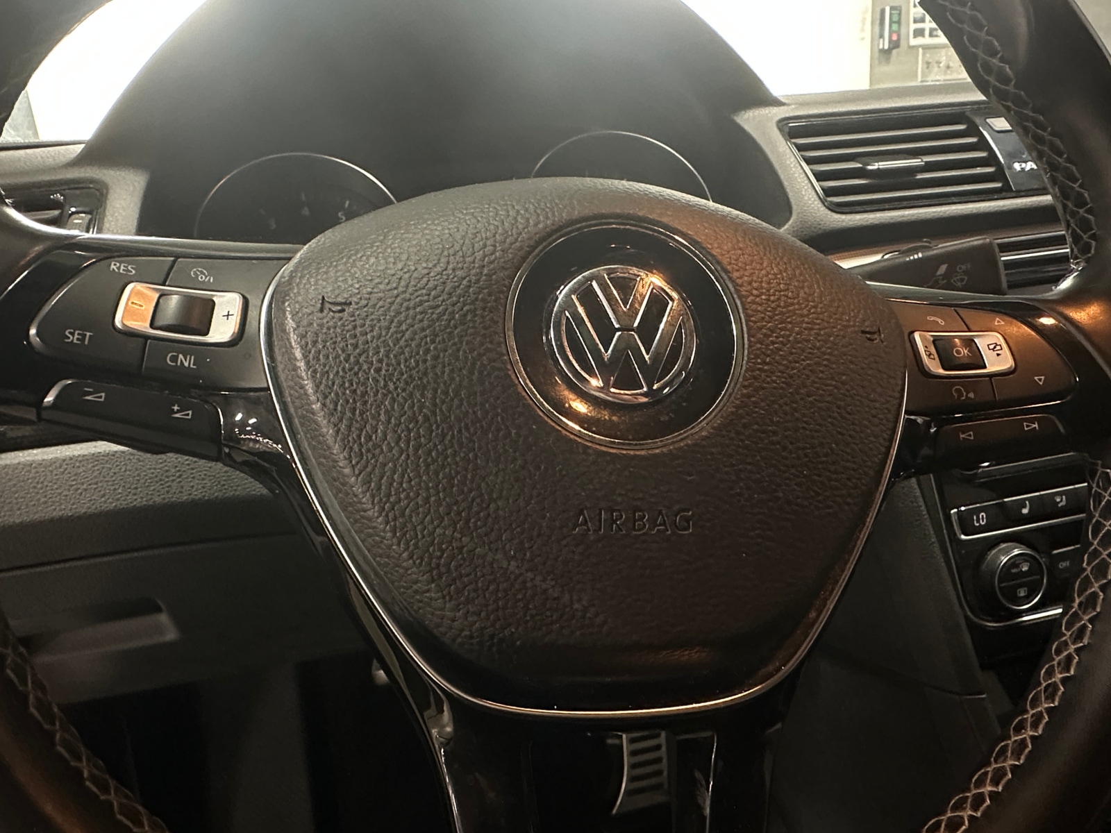 Thumbnail: 2018 Volkswagen Passat - 4