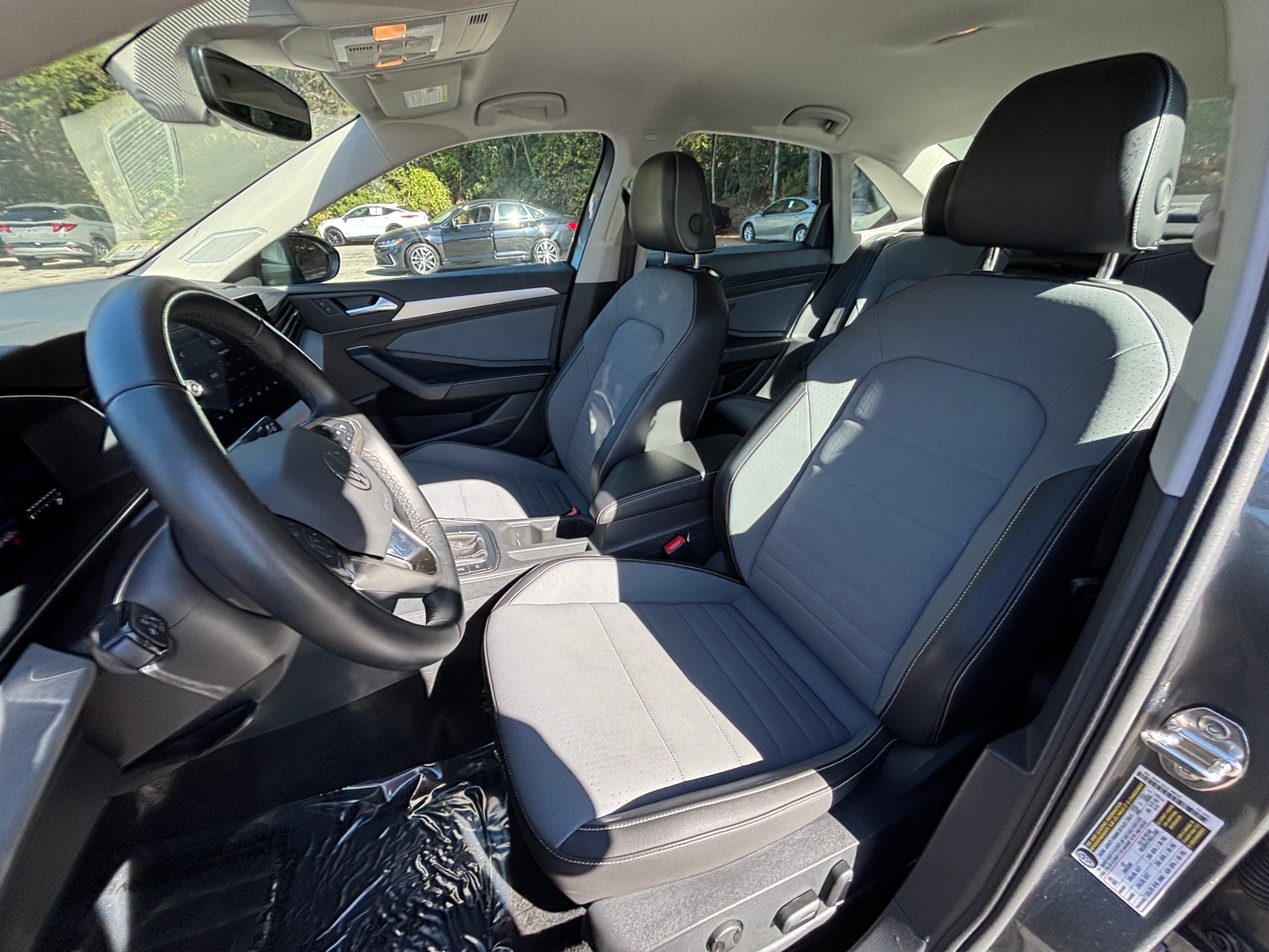 Thumbnail: 2025 Volkswagen Jetta - 2