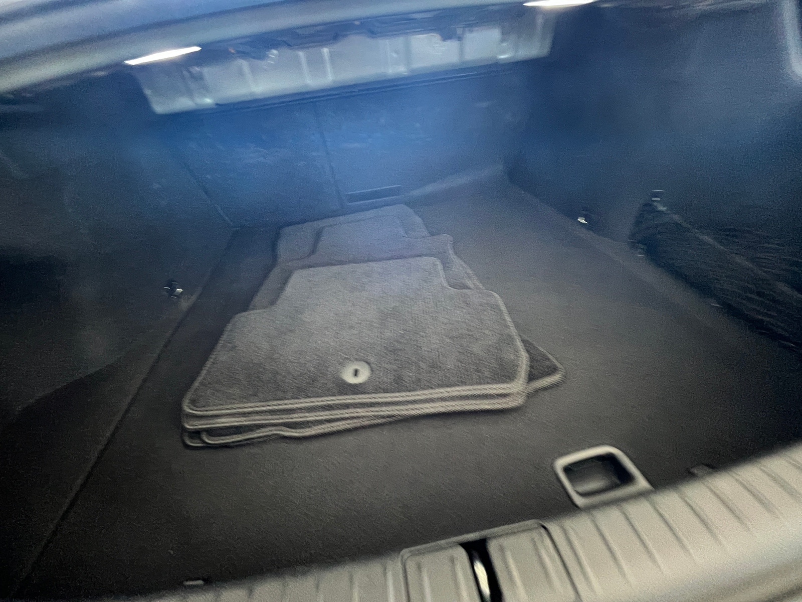 Thumbnail: 2025 Genesis G70 - 6