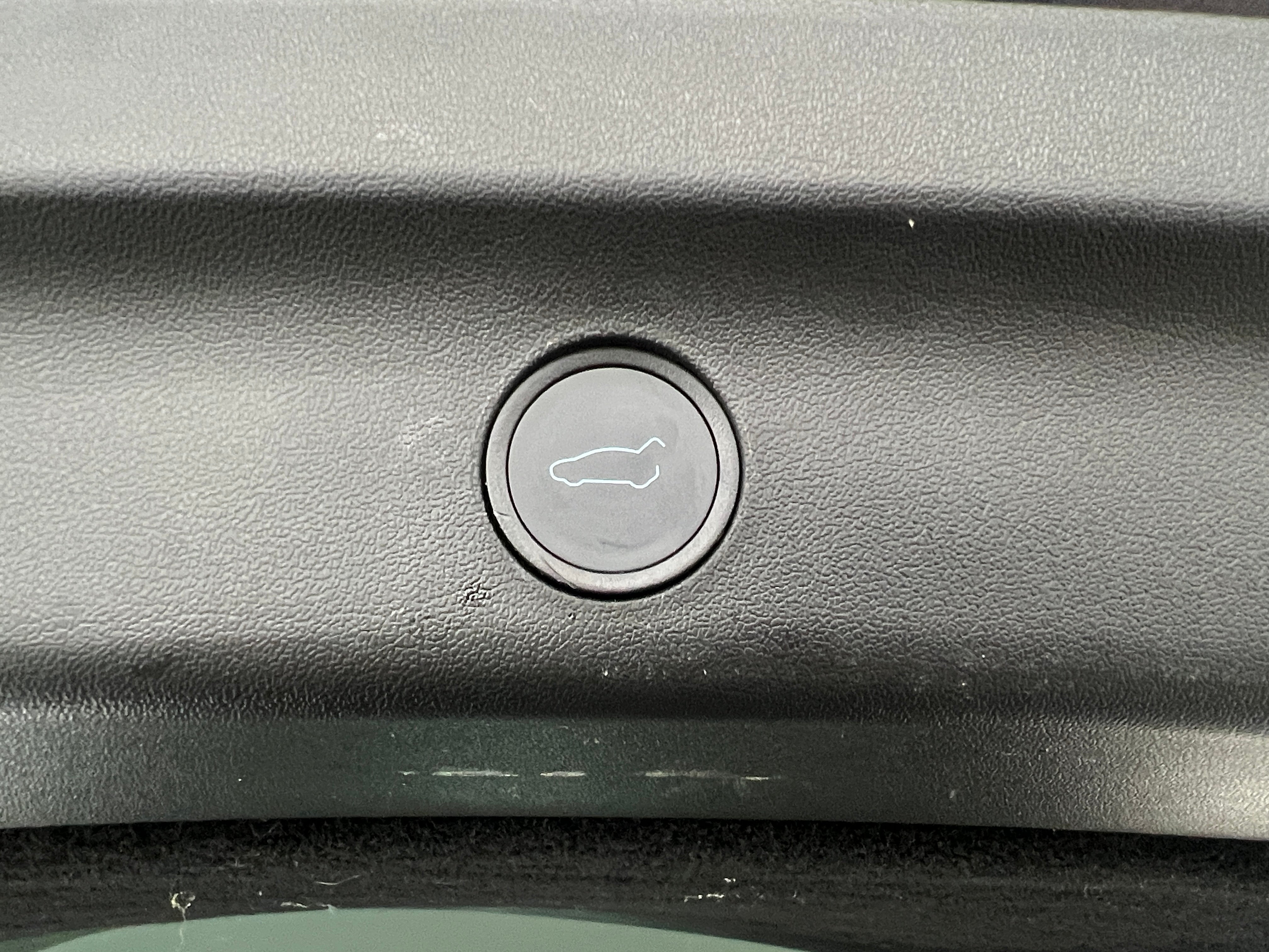 Used 2022 Tesla Model Y Long Range with VIN 7SAYGDEE7NF412759 for sale in Oak Creek, WI