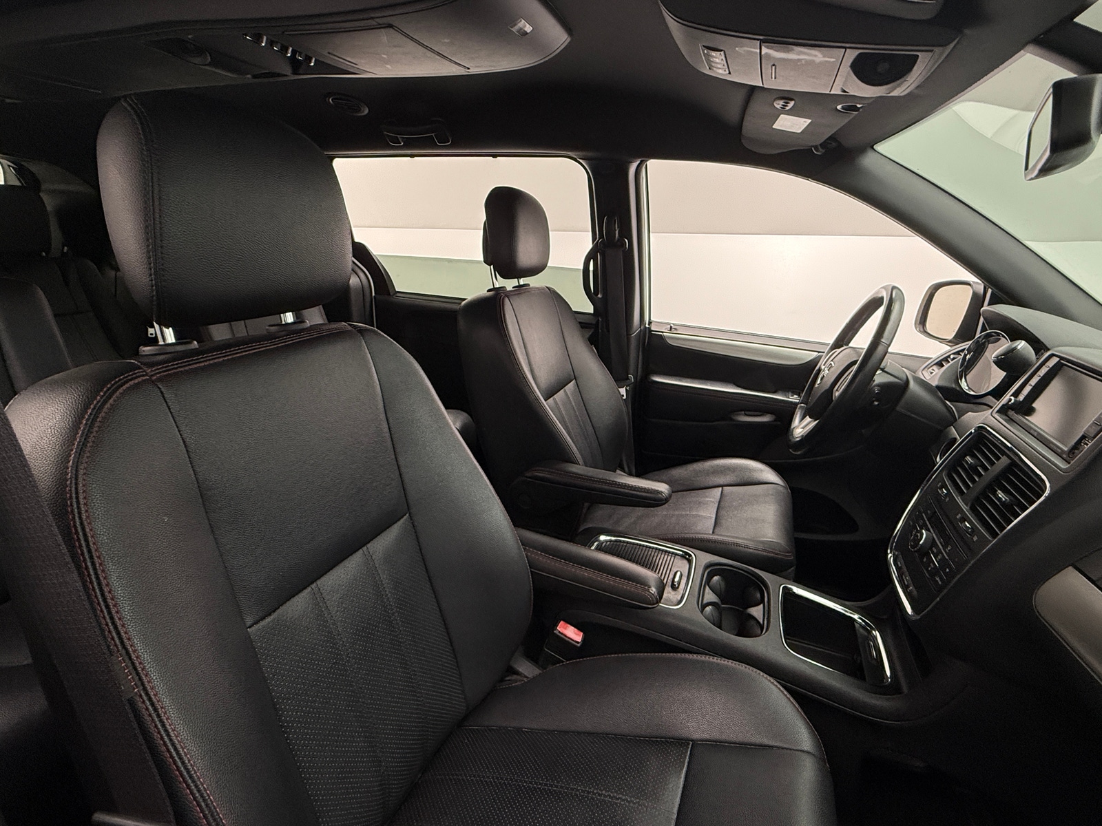 Thumbnail: 2019 Dodge Grand Caravan - 2