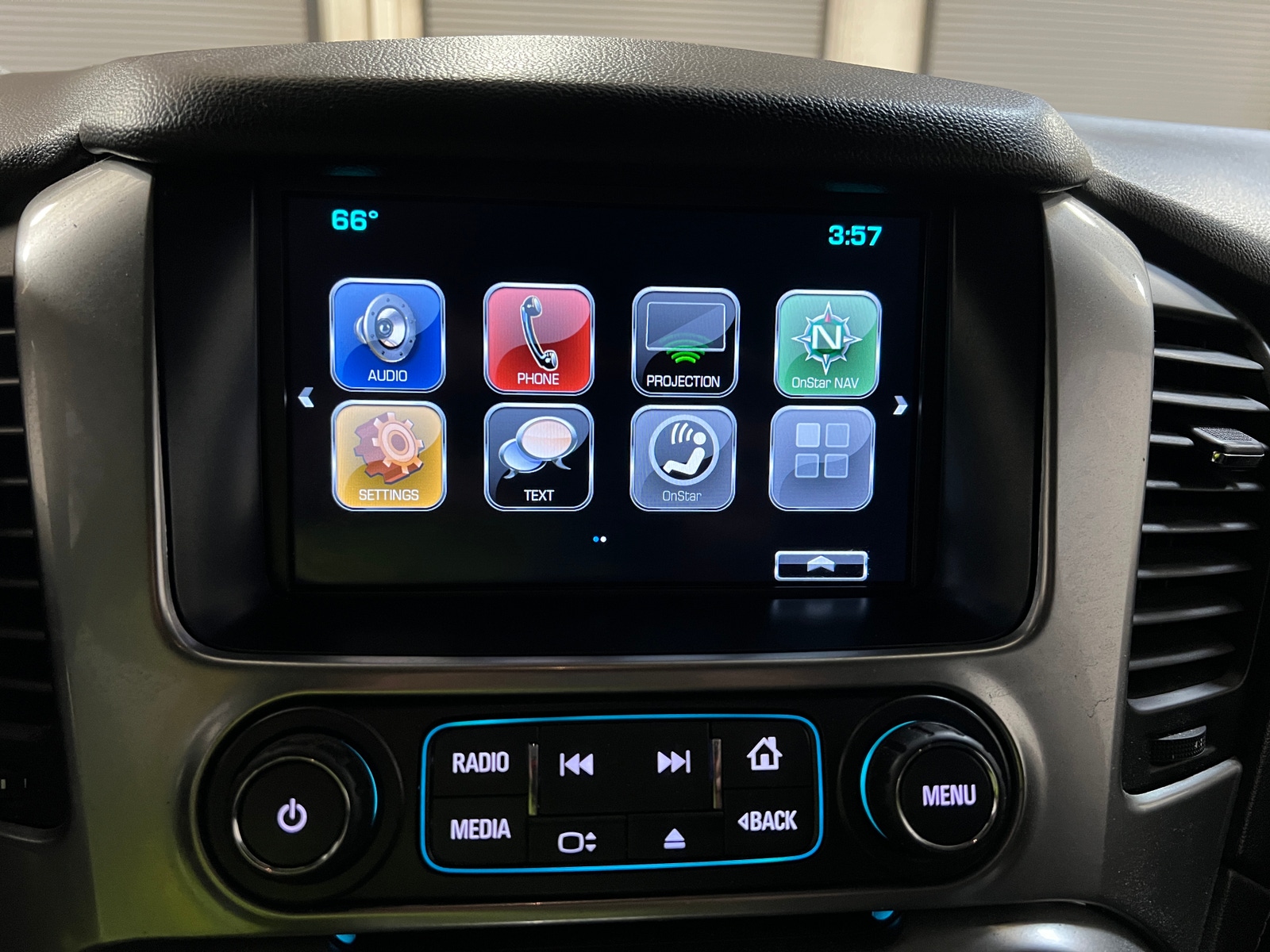 Thumbnail: 2017 Chevrolet Tahoe - 4