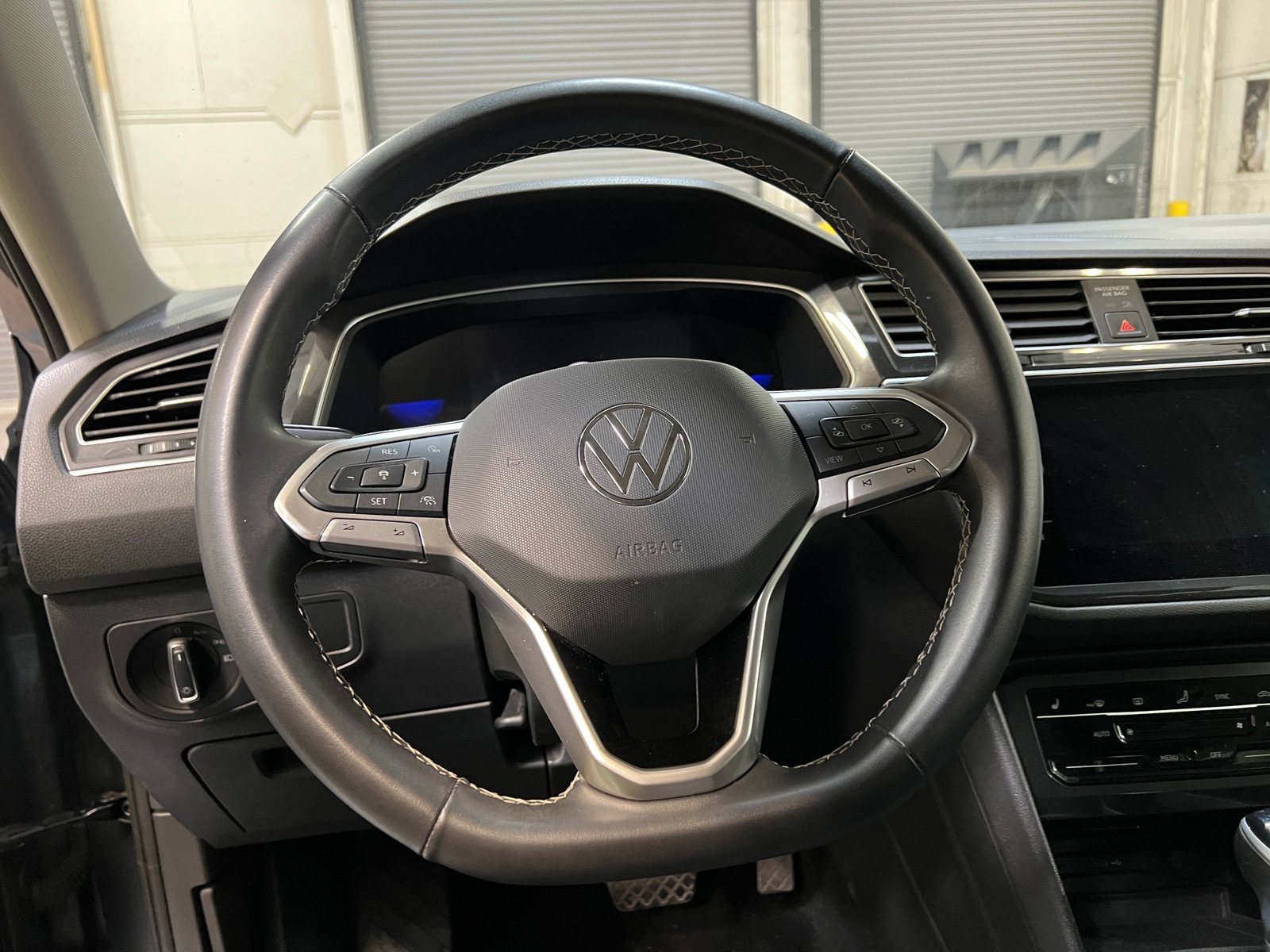 Thumbnail: 2024 Volkswagen Tiguan - 4