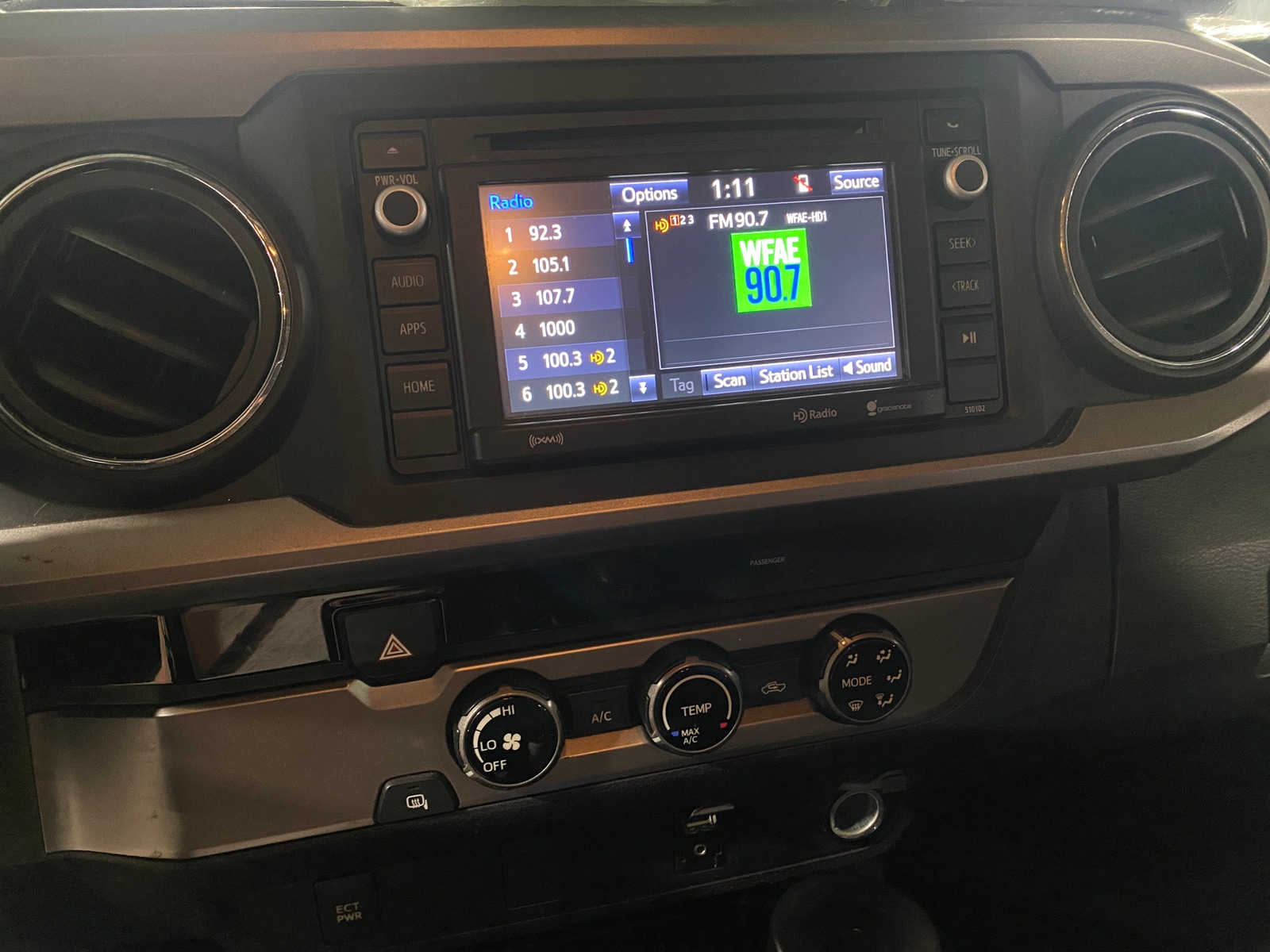 Thumbnail: 2019 Toyota Tacoma - 3