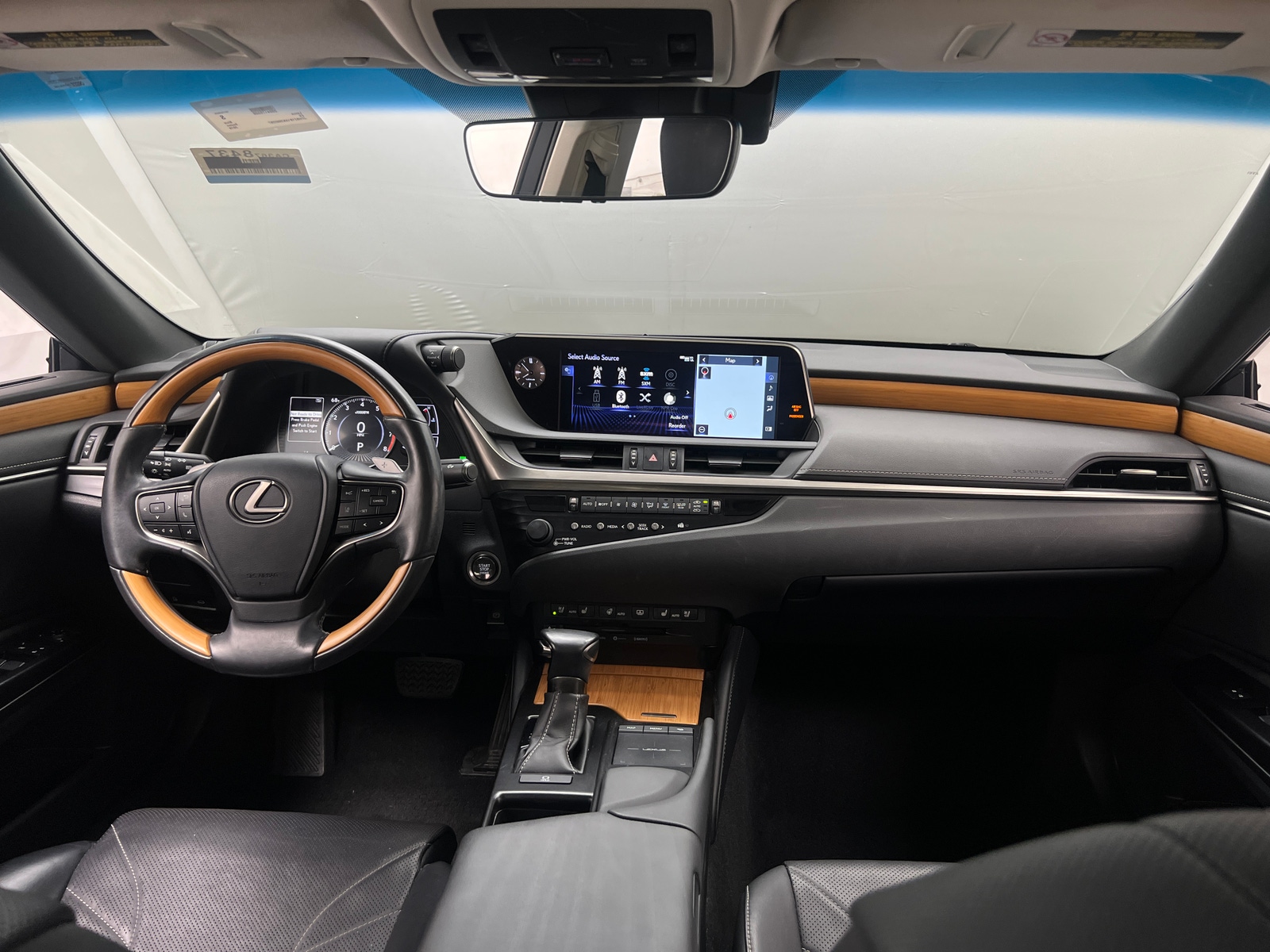 Thumbnail: 2019 Lexus ES - 2