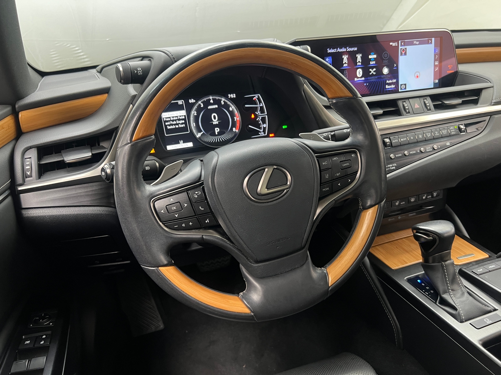 Thumbnail: 2019 Lexus ES - 4