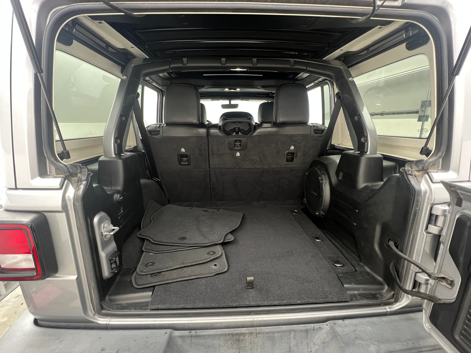 Thumbnail: 2021 Jeep Wrangler - 6