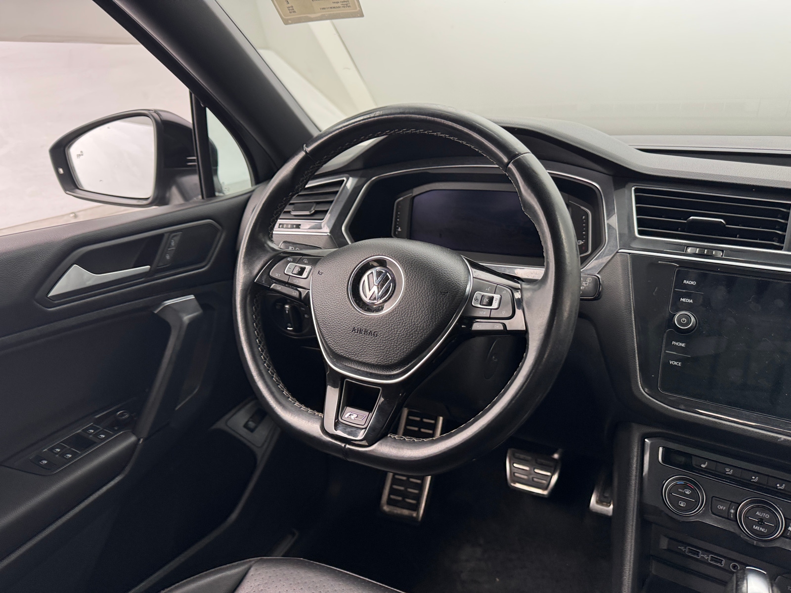 Thumbnail: 2019 Volkswagen Tiguan - 5