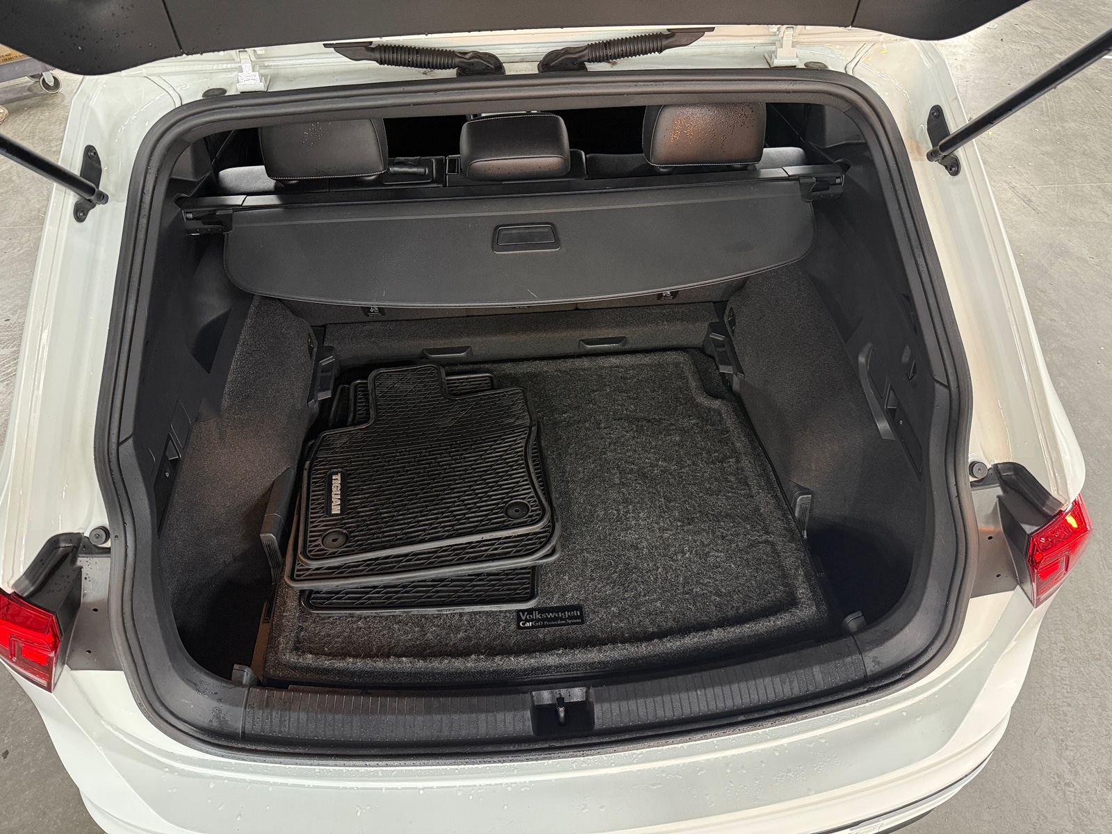 Thumbnail: 2021 Volkswagen Tiguan - 6