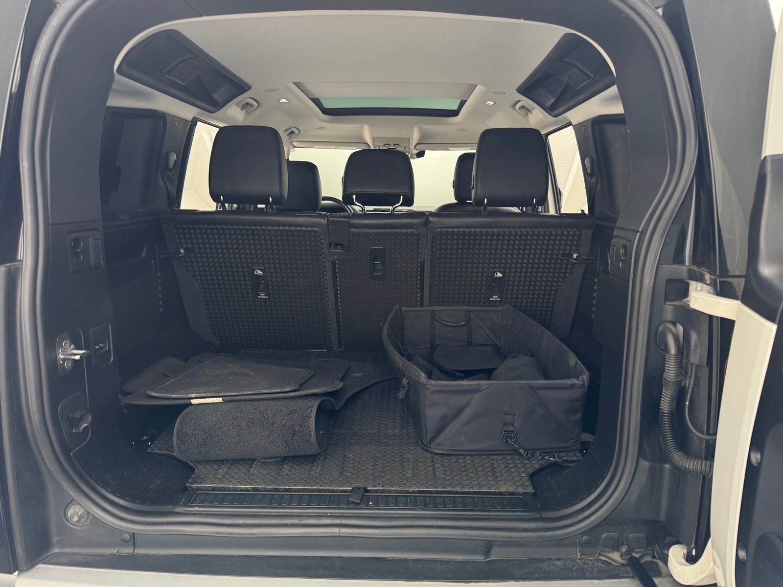 Thumbnail: 2020 Land Rover Defender - 6