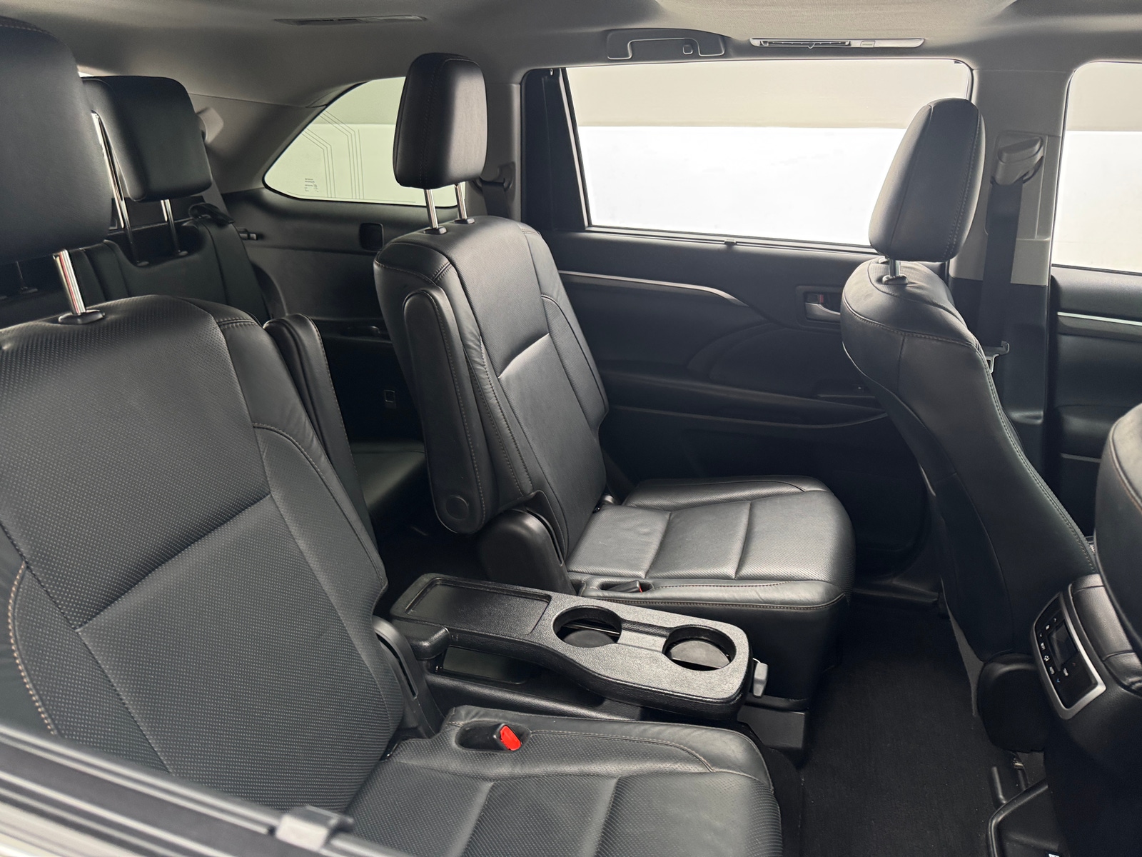 Thumbnail: 2019 Toyota Highlander - 5