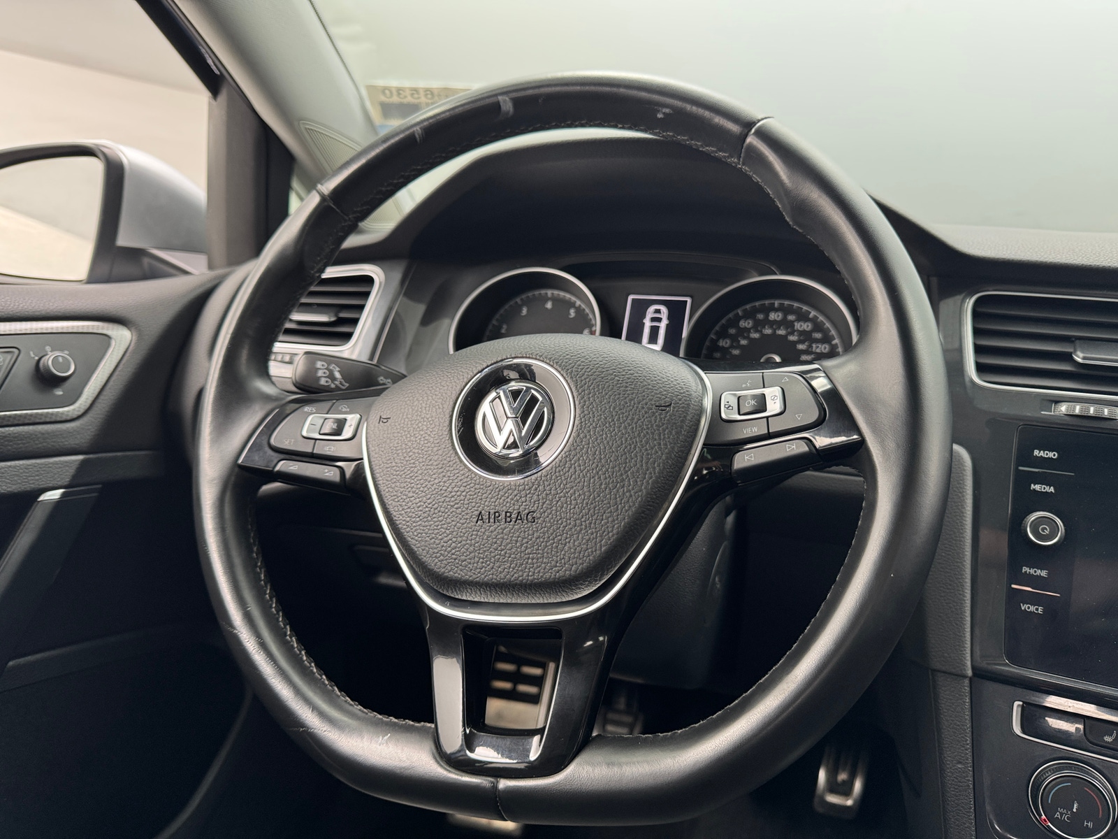 Thumbnail: 2019 Volkswagen Golf - 4