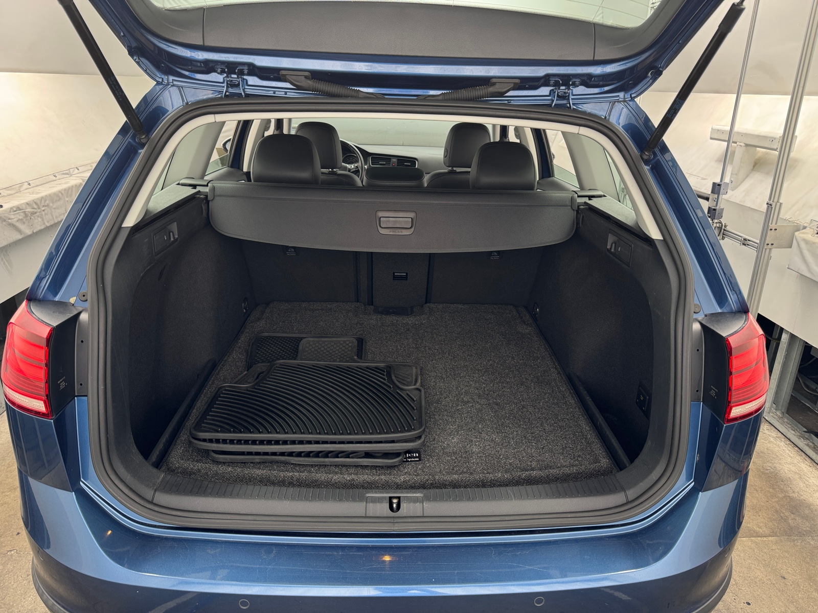 Thumbnail: 2019 Volkswagen Golf - 6