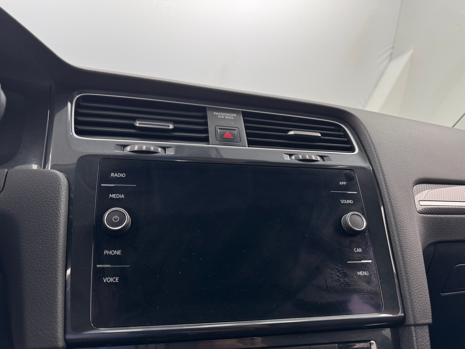 Thumbnail: 2019 Volkswagen Golf - 3