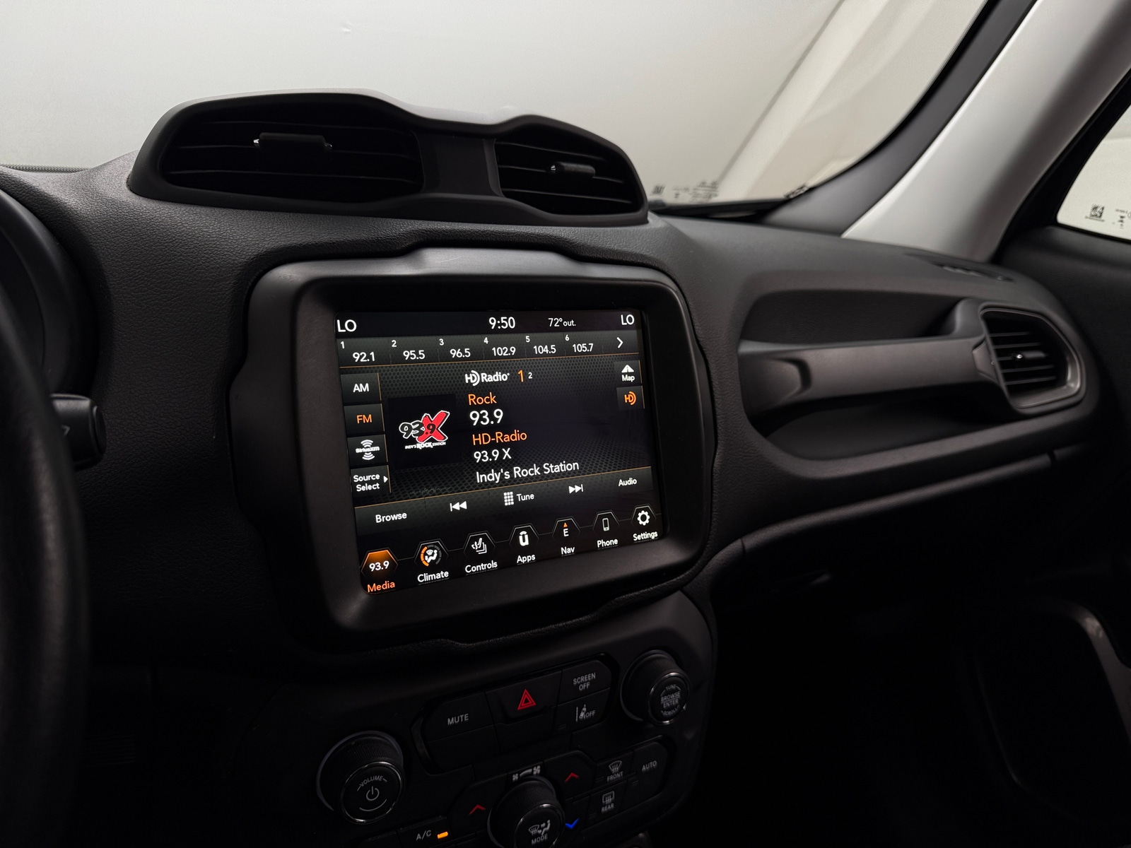 Thumbnail: 2023 Jeep Renegade - 4