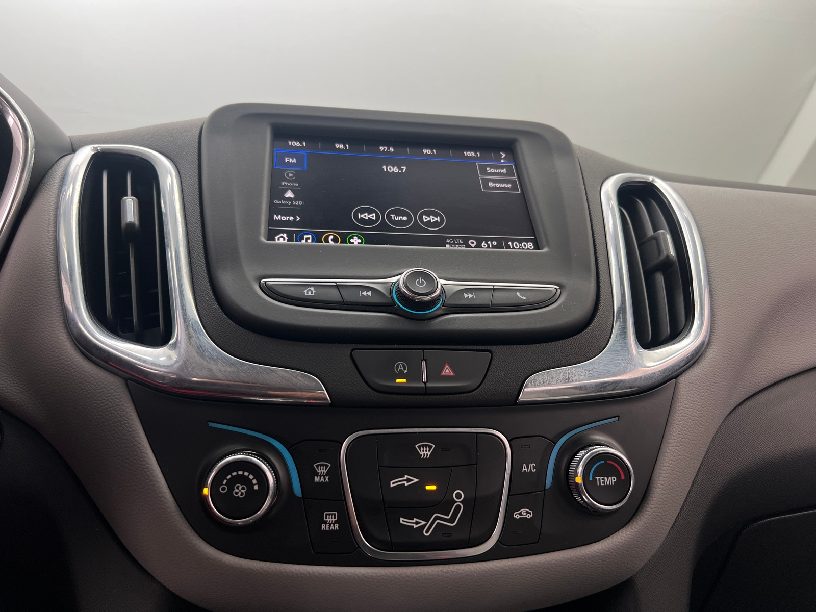 Thumbnail: 2023 Chevrolet Equinox - 4