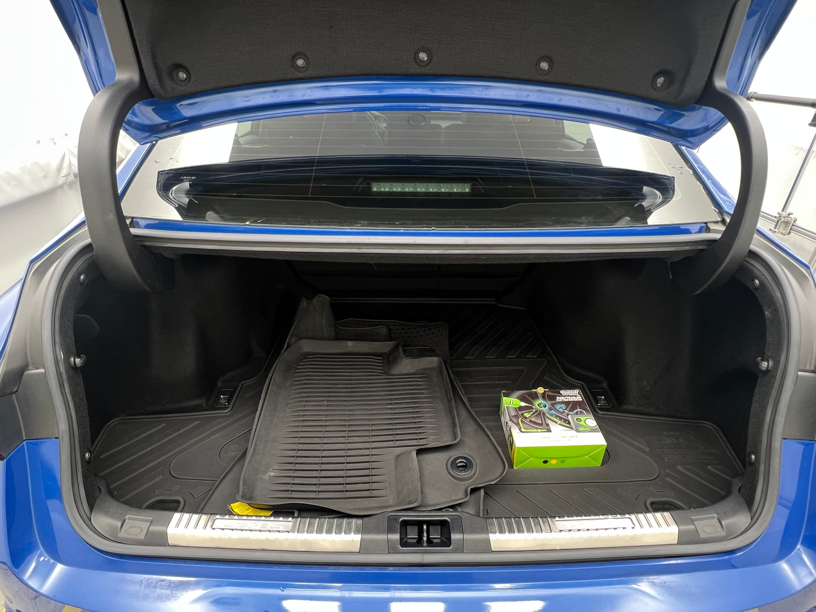 Thumbnail: 2023 Lexus IS - 6