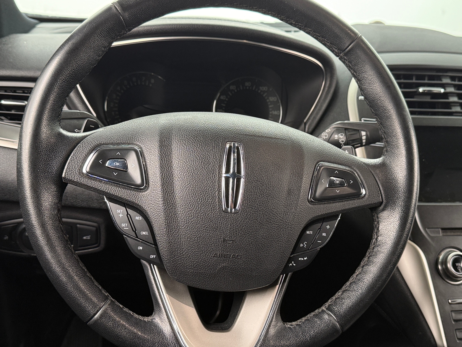 Thumbnail: 2017 Lincoln MKC - 4