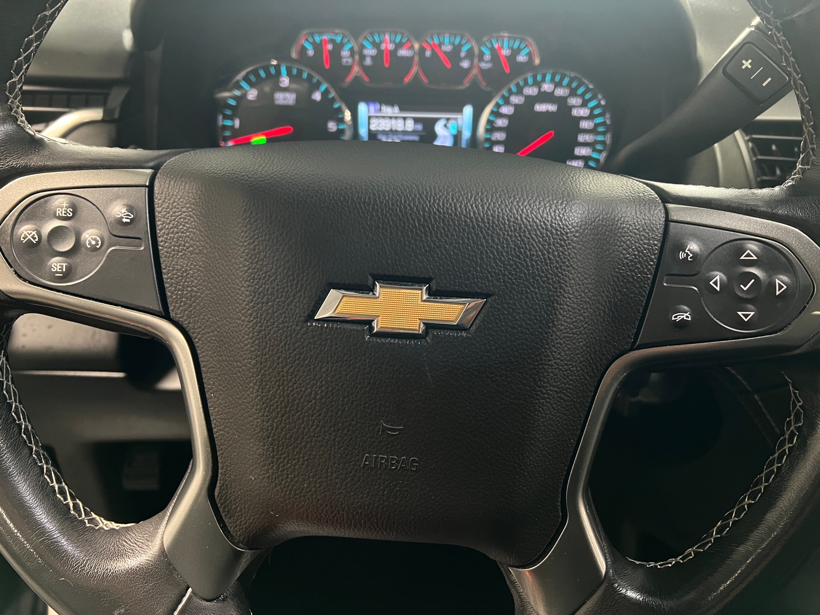 Thumbnail: 2020 Chevrolet Suburban - 4