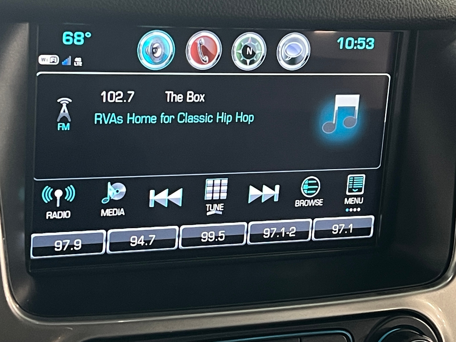 Thumbnail: 2020 Chevrolet Suburban - 3