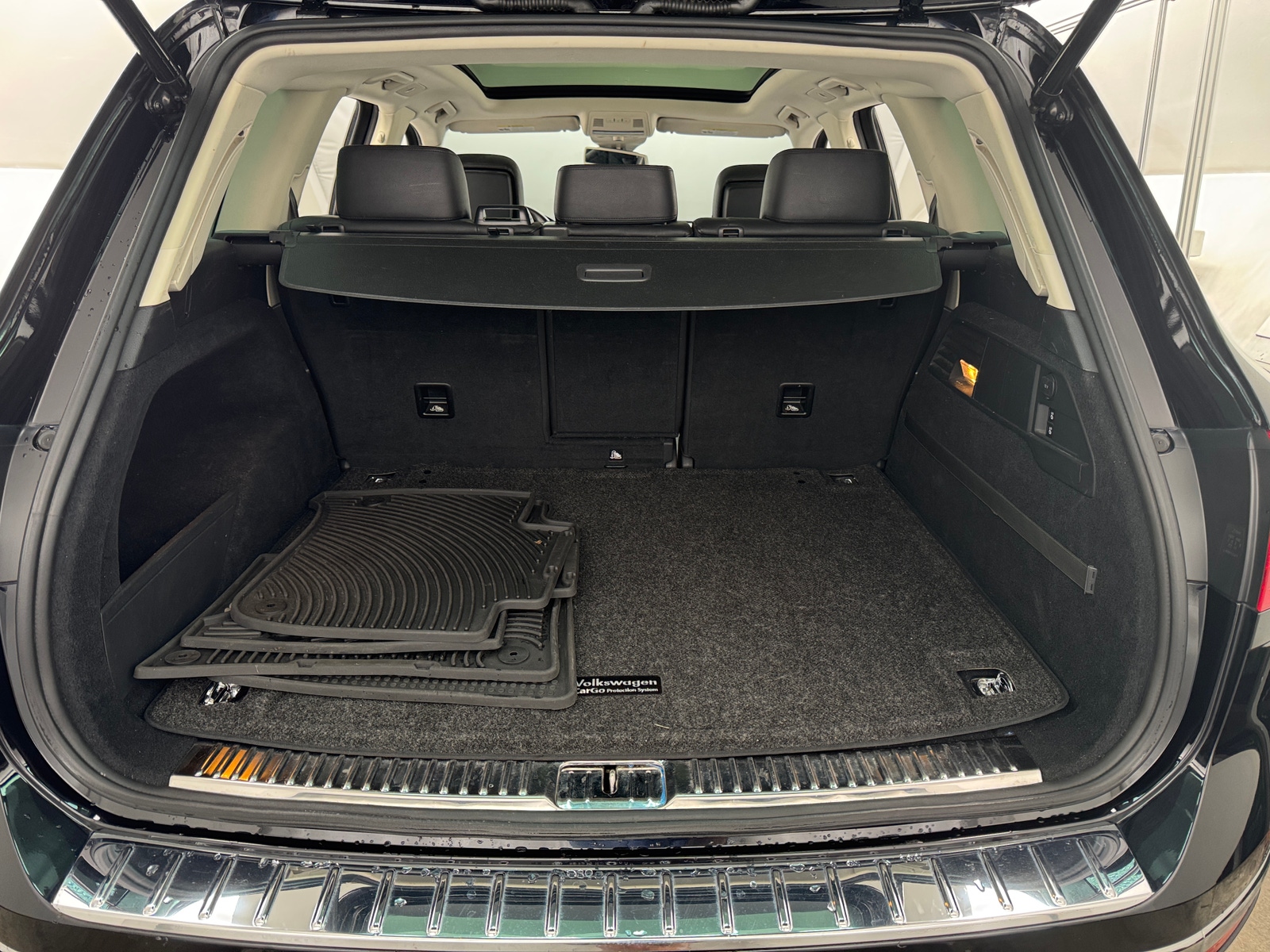Thumbnail: 2016 Volkswagen Touareg - 7