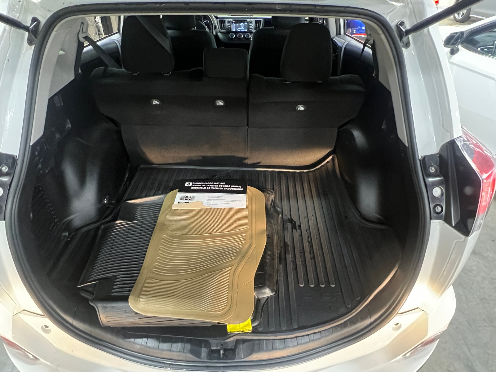Thumbnail: 2018 Toyota RAV4 - 7