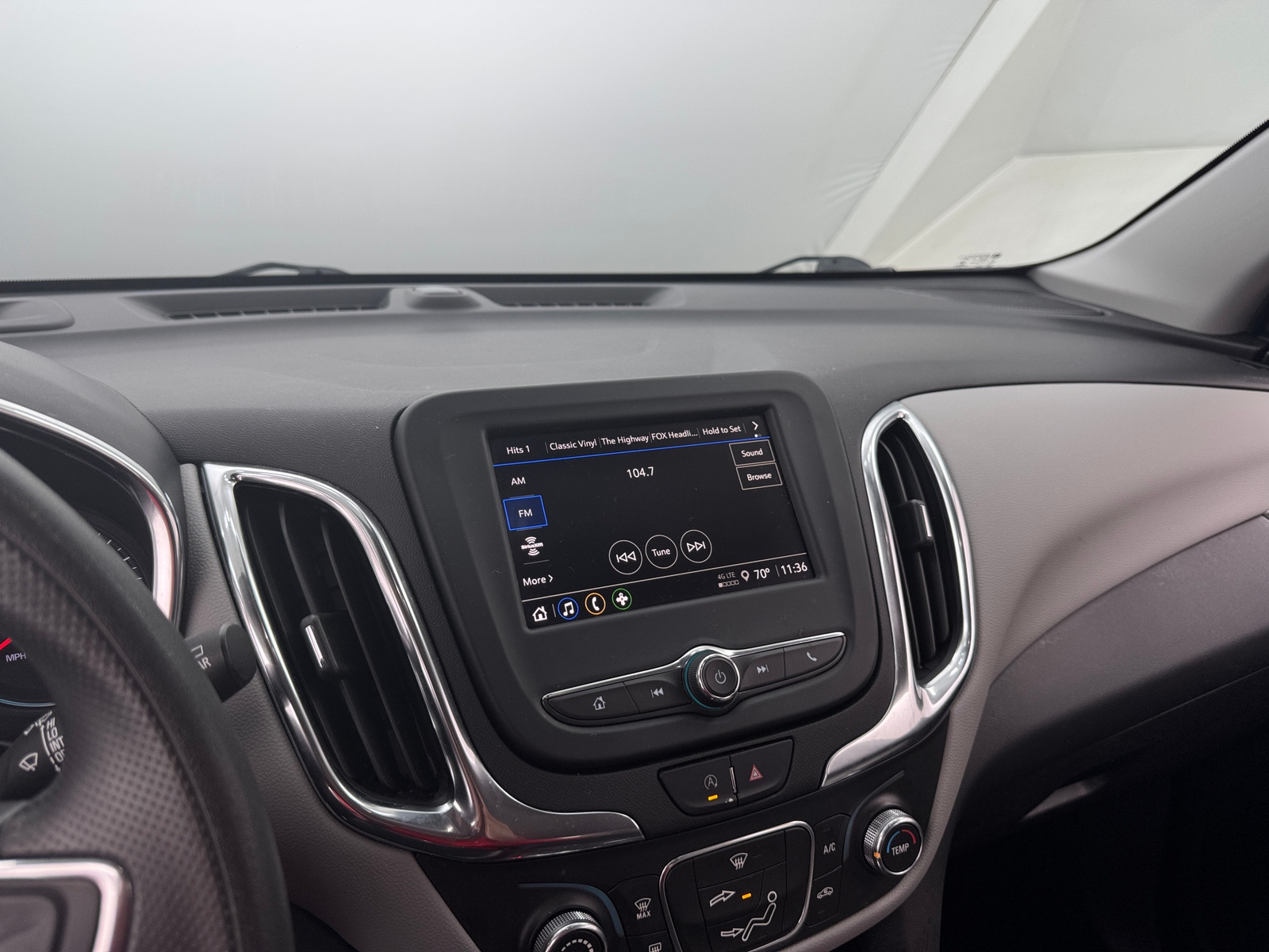 Thumbnail: 2022 Chevrolet Equinox - 4